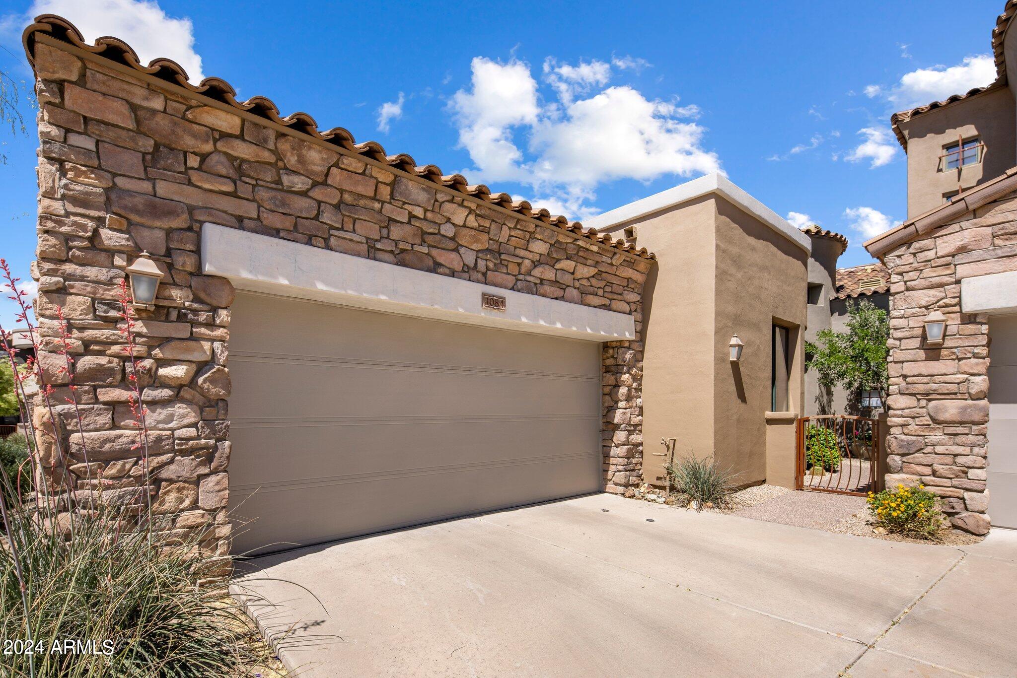 Photo 1 of 26 of 19550 N GRAYHAWK Drive 1084 townhome