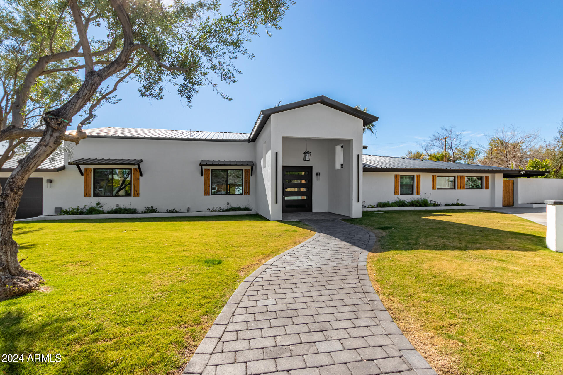 Photo 4 of 85 of 6715 E MONTECITO Avenue house