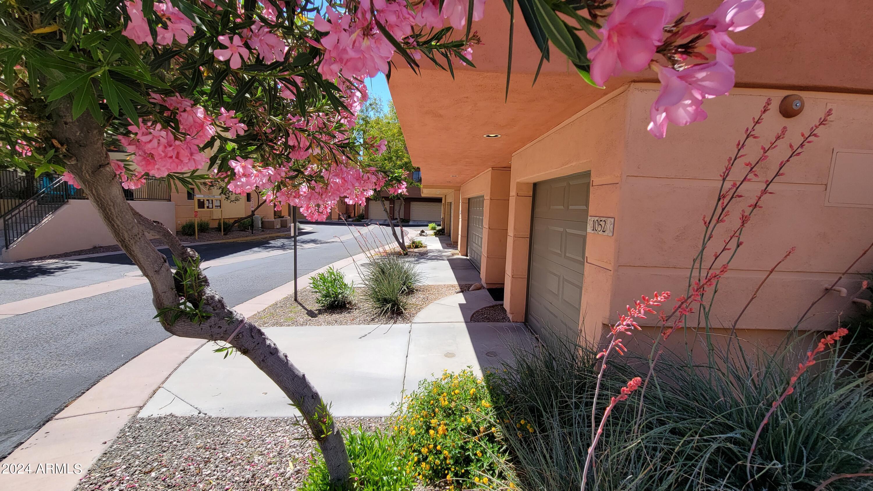 Photo 1 of 40 of 9551 E REDFIELD Road 1020 townhome