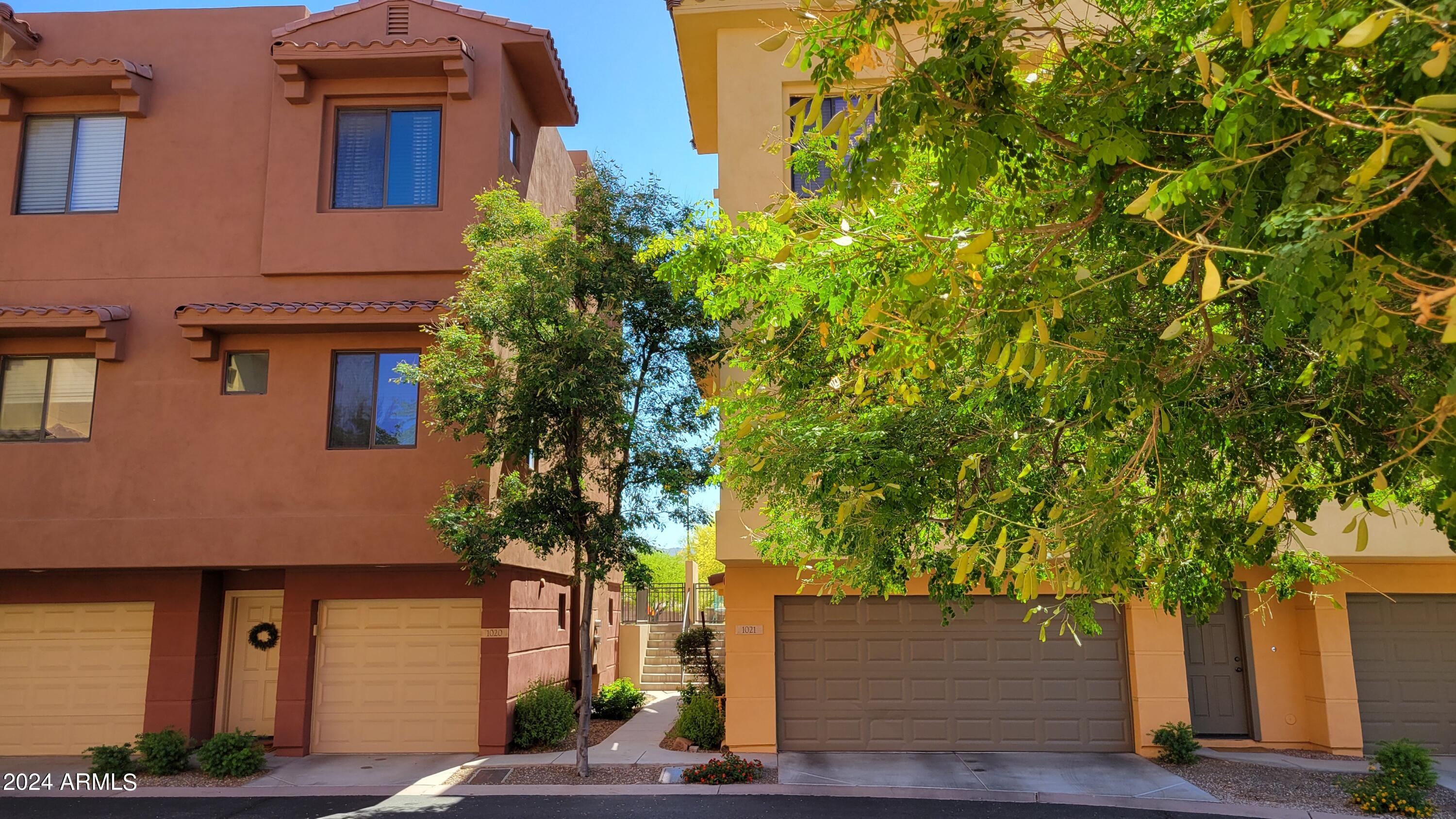 Photo 5 of 40 of 9551 E REDFIELD Road 1020 townhome