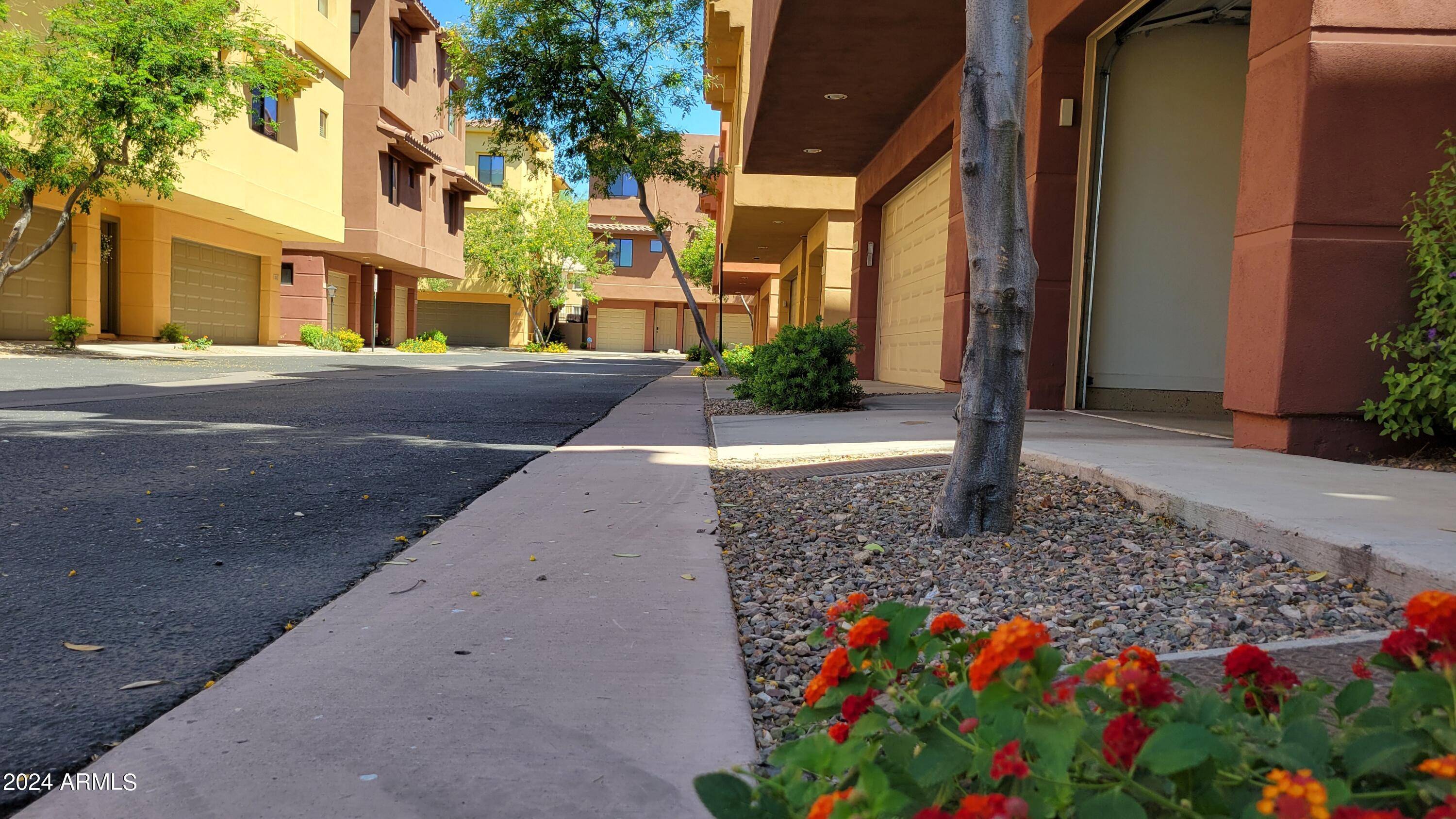 Photo 9 of 40 of 9551 E REDFIELD Road 1020 townhome