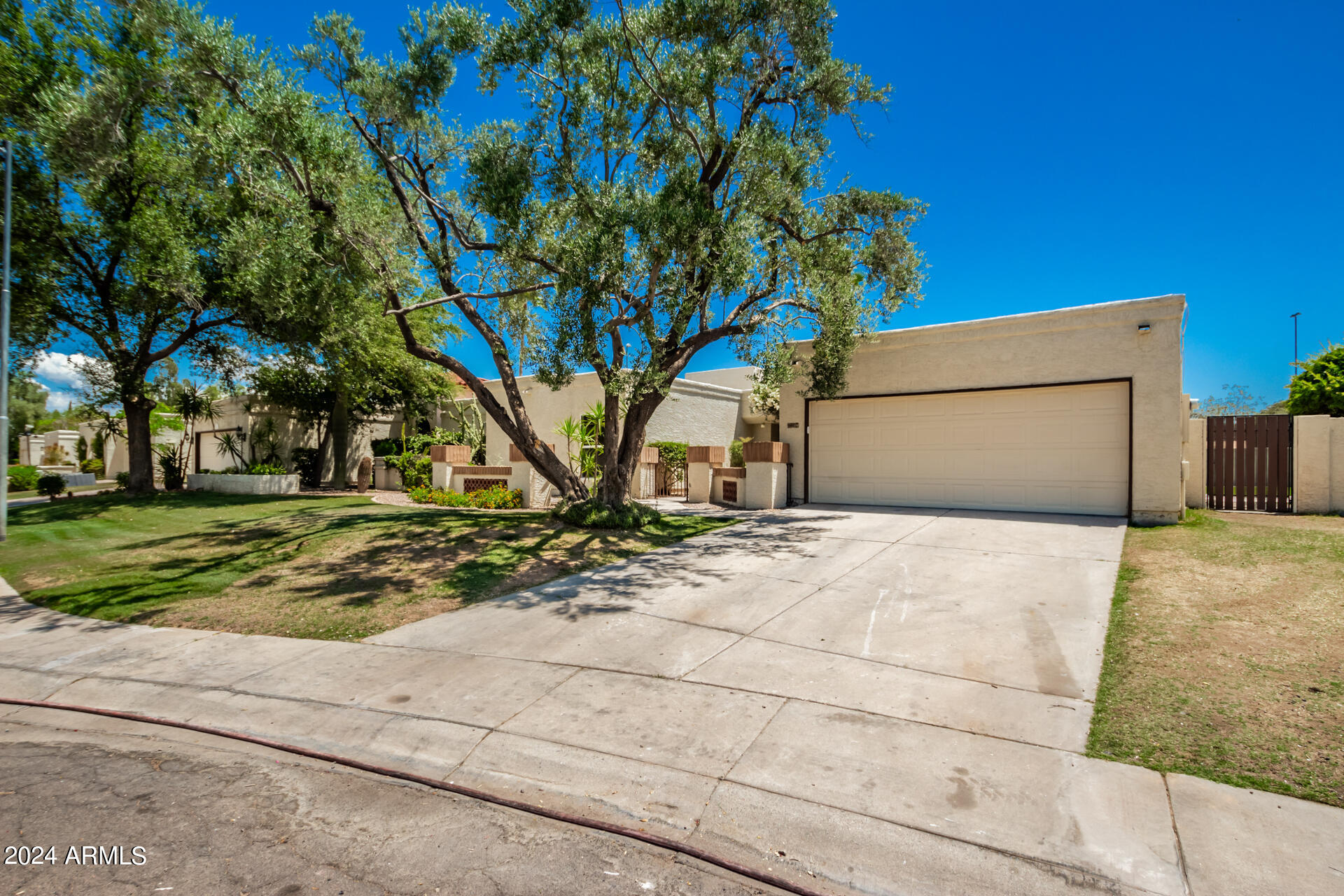 Photo 5 of 51 of 9007 N 87TH Way townhome