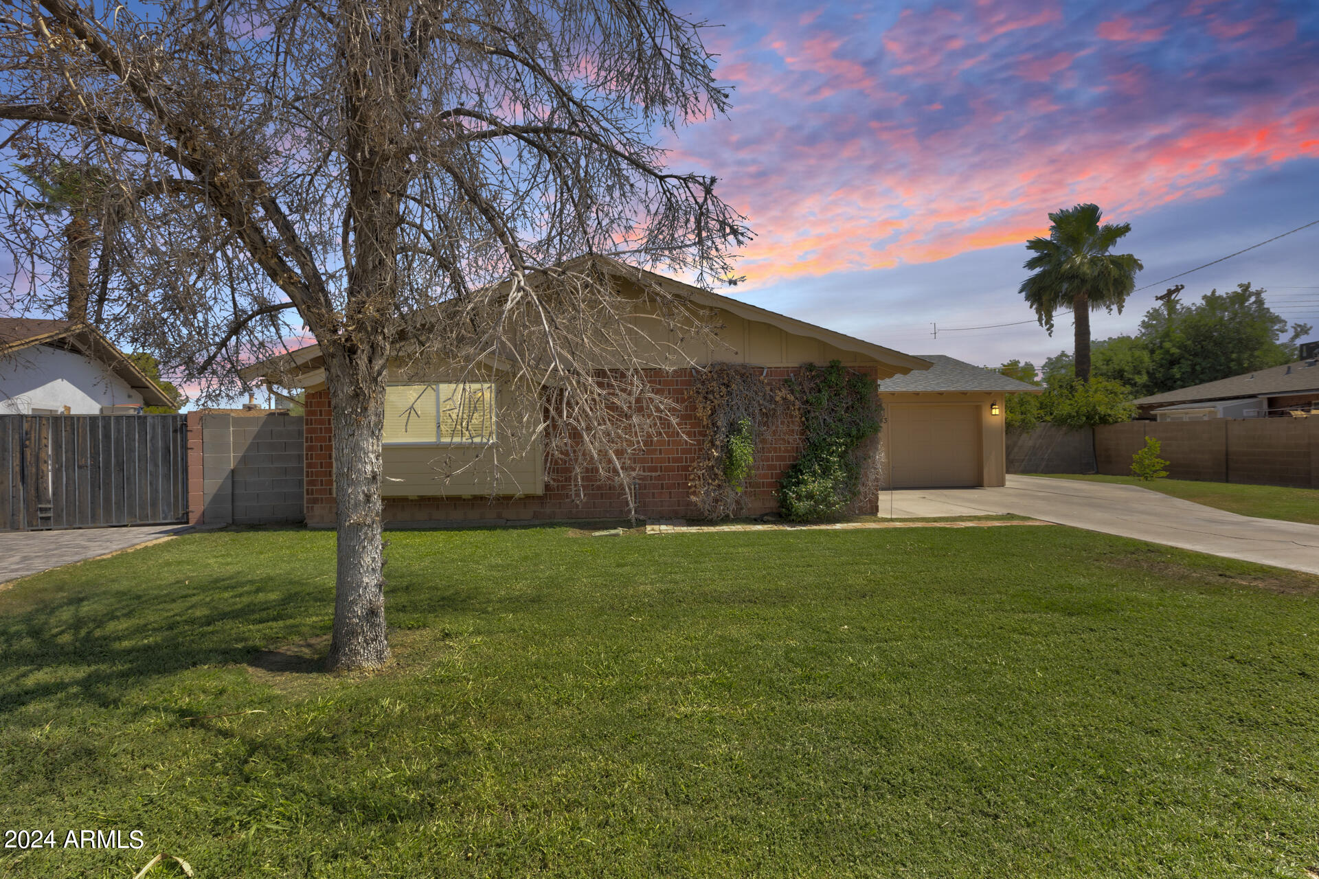 Photo 5 of 37 of 8643 E RANCHO VISTA Drive house