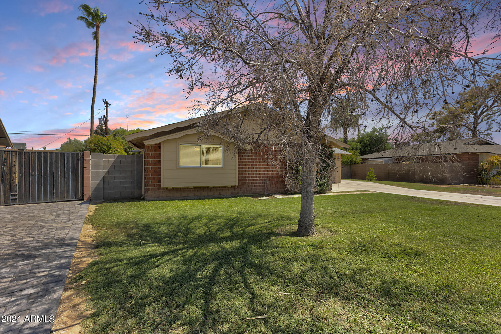 Photo 6 of 37 of 8643 E RANCHO VISTA Drive house