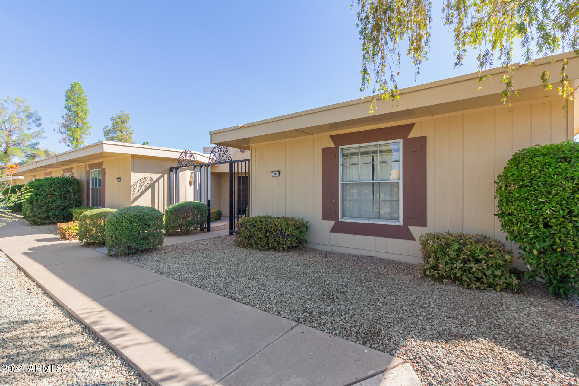 Photo 5 of 24 of 10462 W Palmeras Drive condo