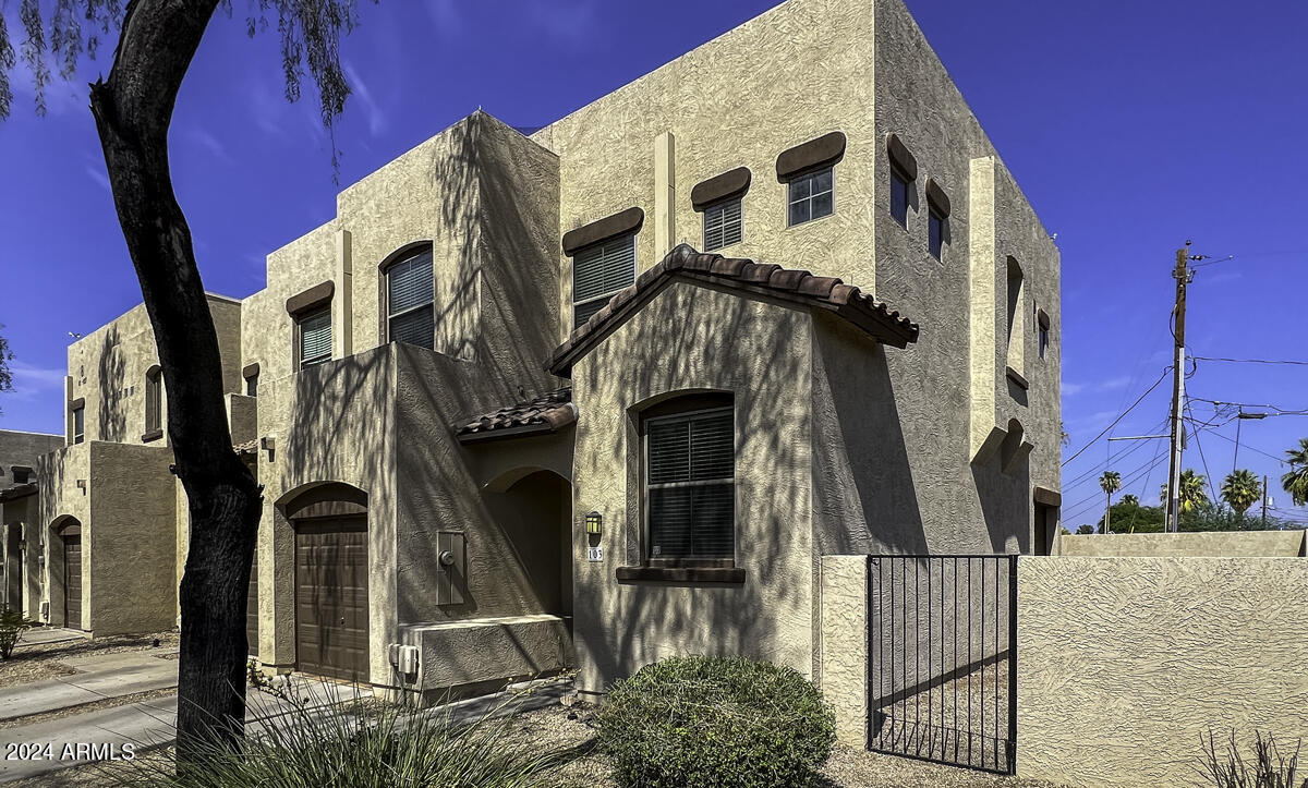 Photo 1 of 17 of 1943 E Hayden Lane 103 townhome