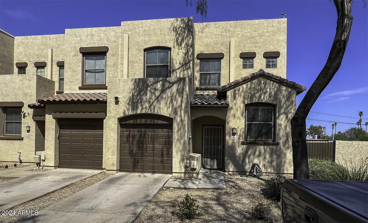 Photo 2 of 17 of 1943 E Hayden Lane 103 townhome