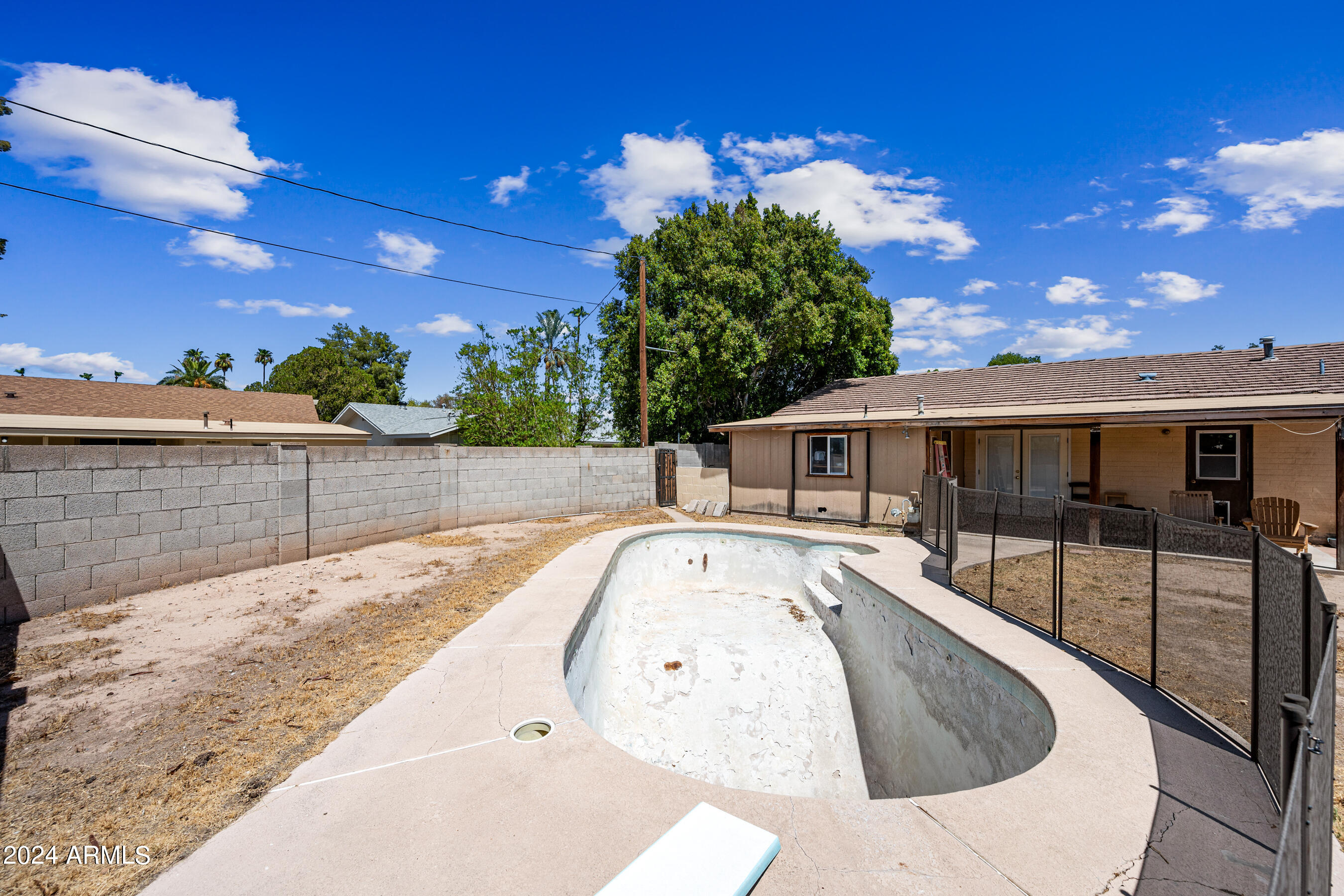 Photo 9 of 15 of 2920 S RITA Lane house