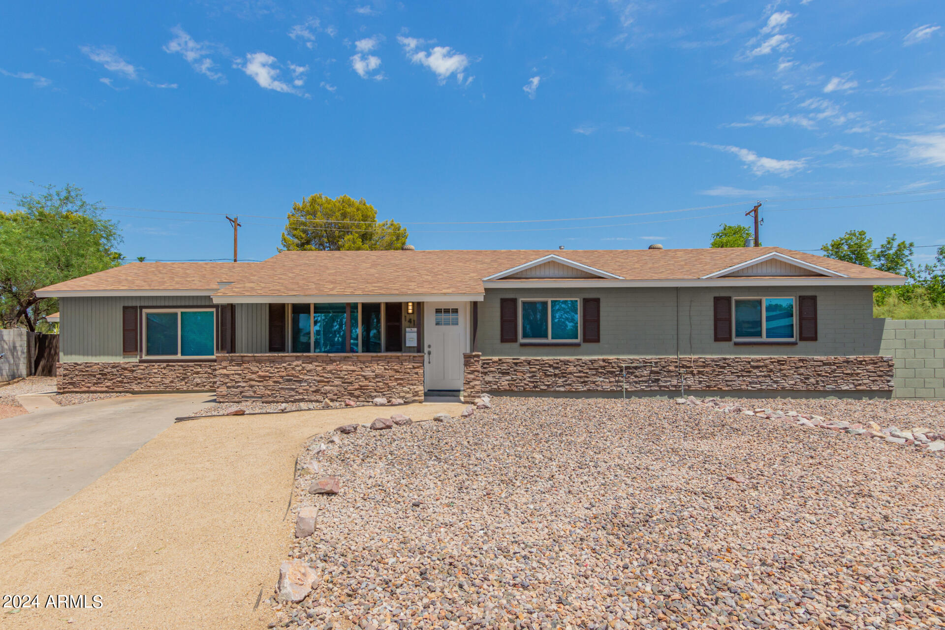 Photo 2 of 26 of 1416 E DON CARLOS Avenue house