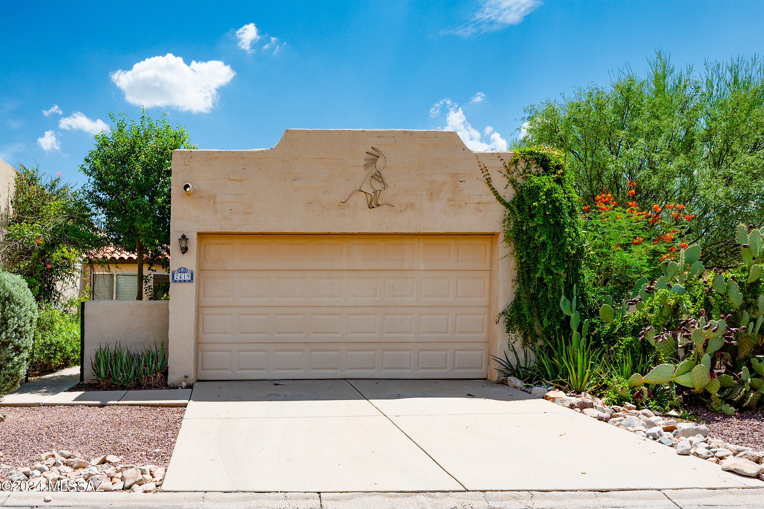 Photo 1 of 19 of 2419 W Calle Retana townhome