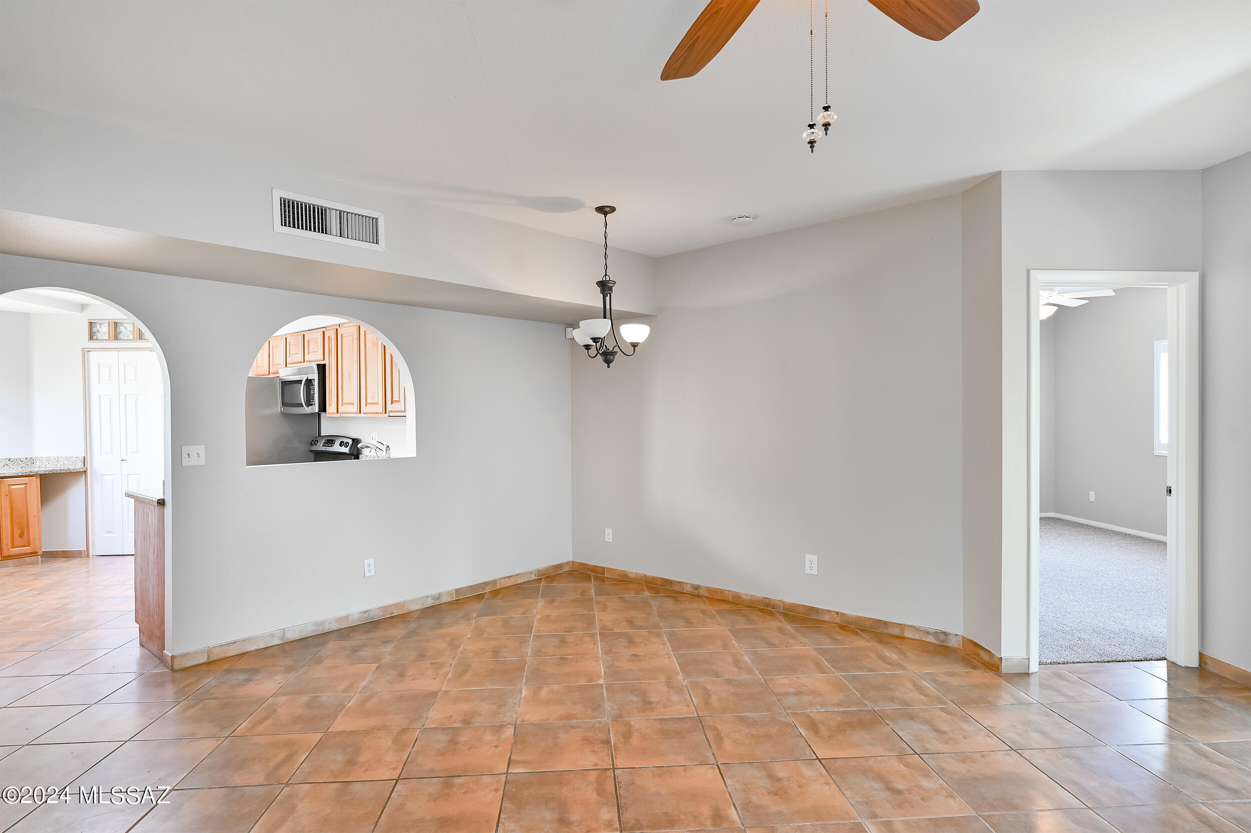 Photo 5 of 19 of 2419 W Calle Retana townhome