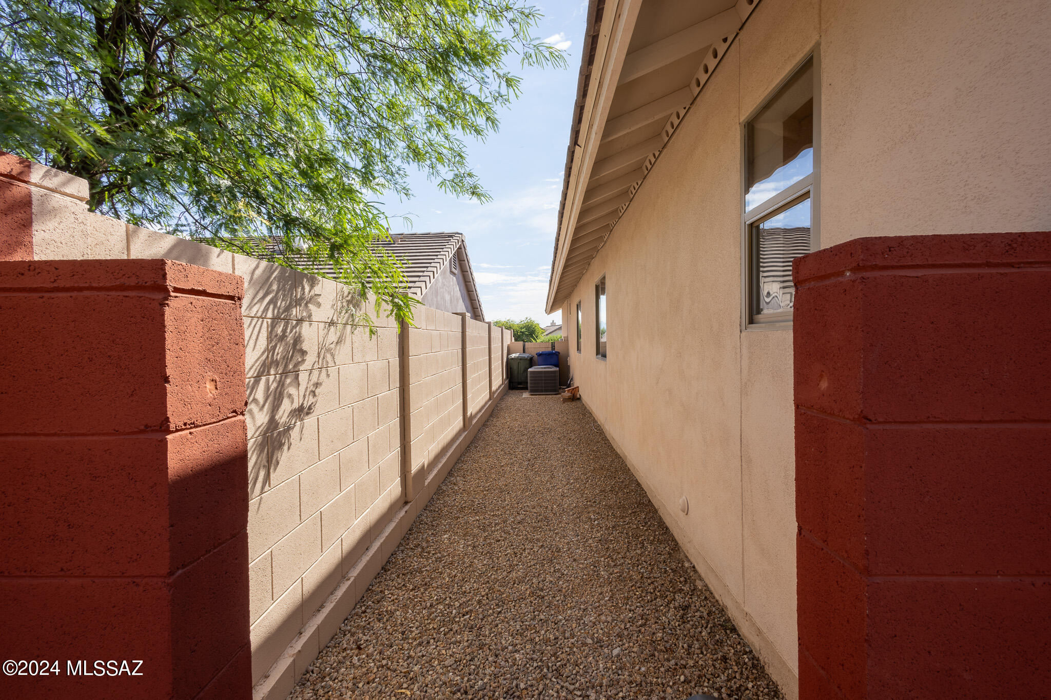 Photo 27 of 28 of 804 S Saguaro Ridge Place house