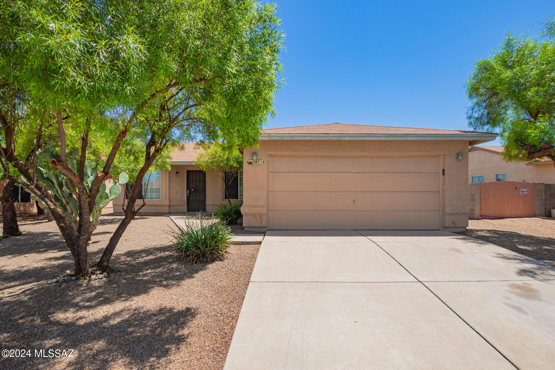 Photo 1 of 31 of 3871 S Desert Lake Drive house