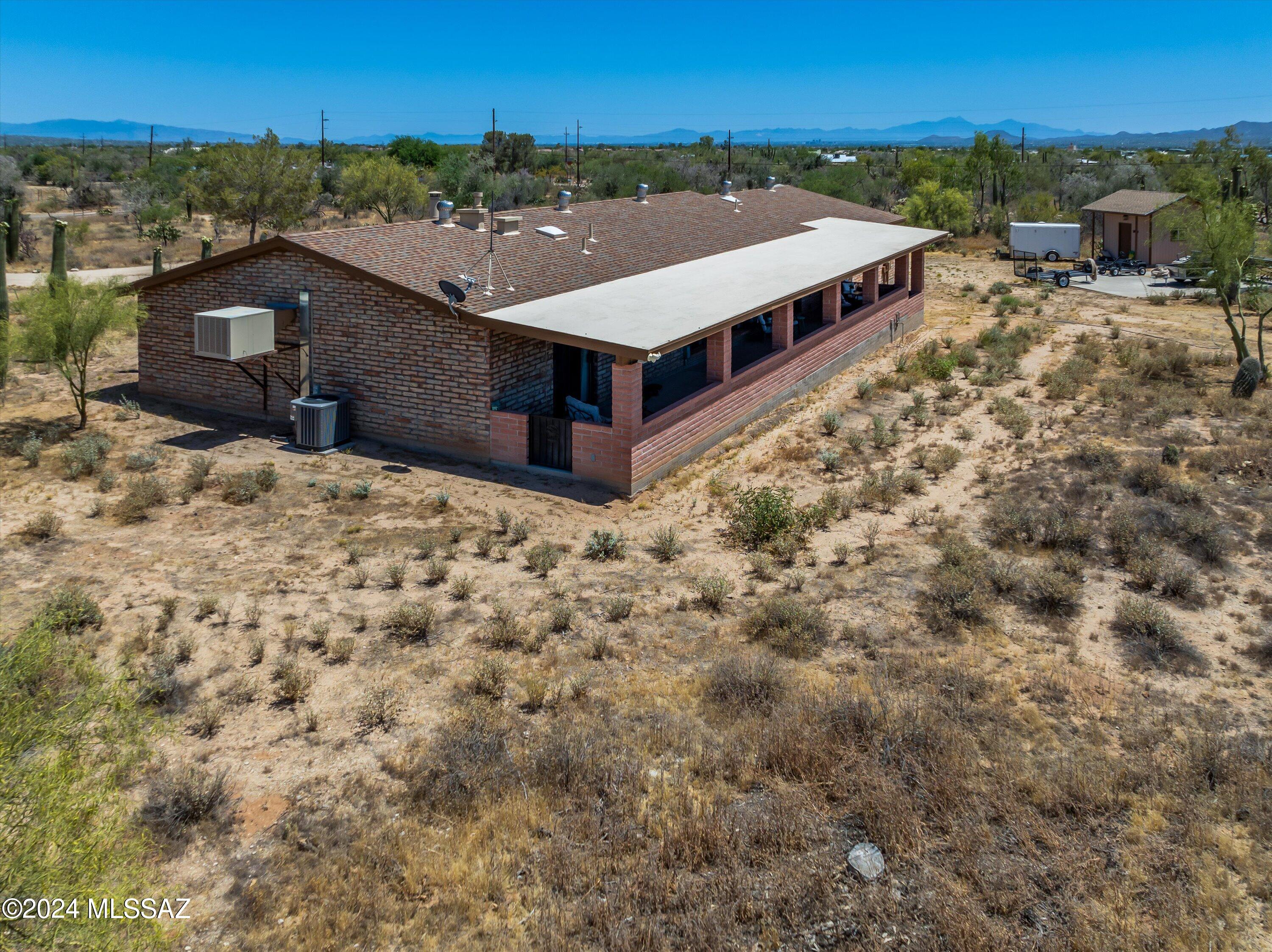 Photo 8 of 49 of 10455 N Gila Road house