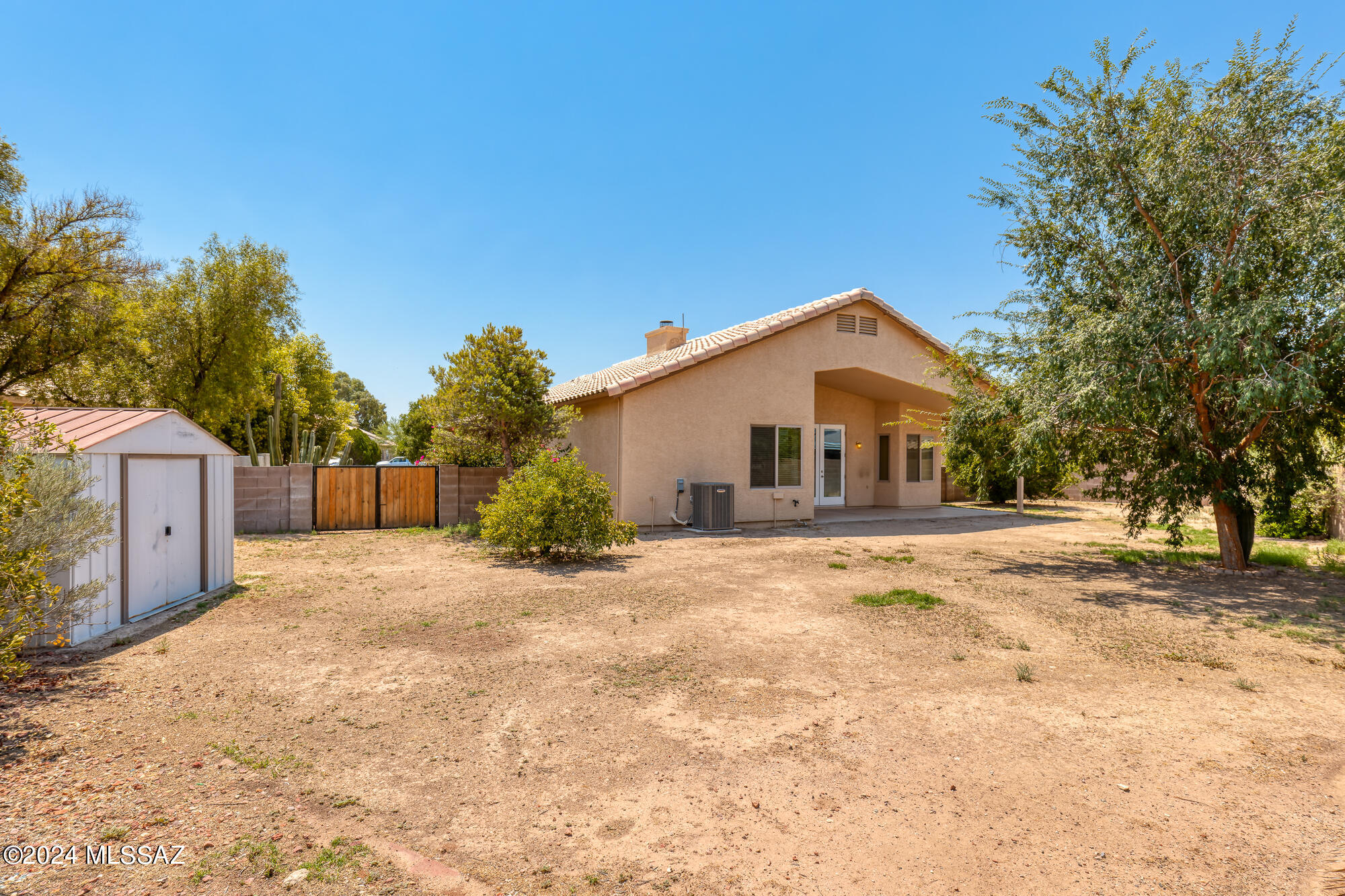 Photo 17 of 26 of 9063 N Safflower Lane house