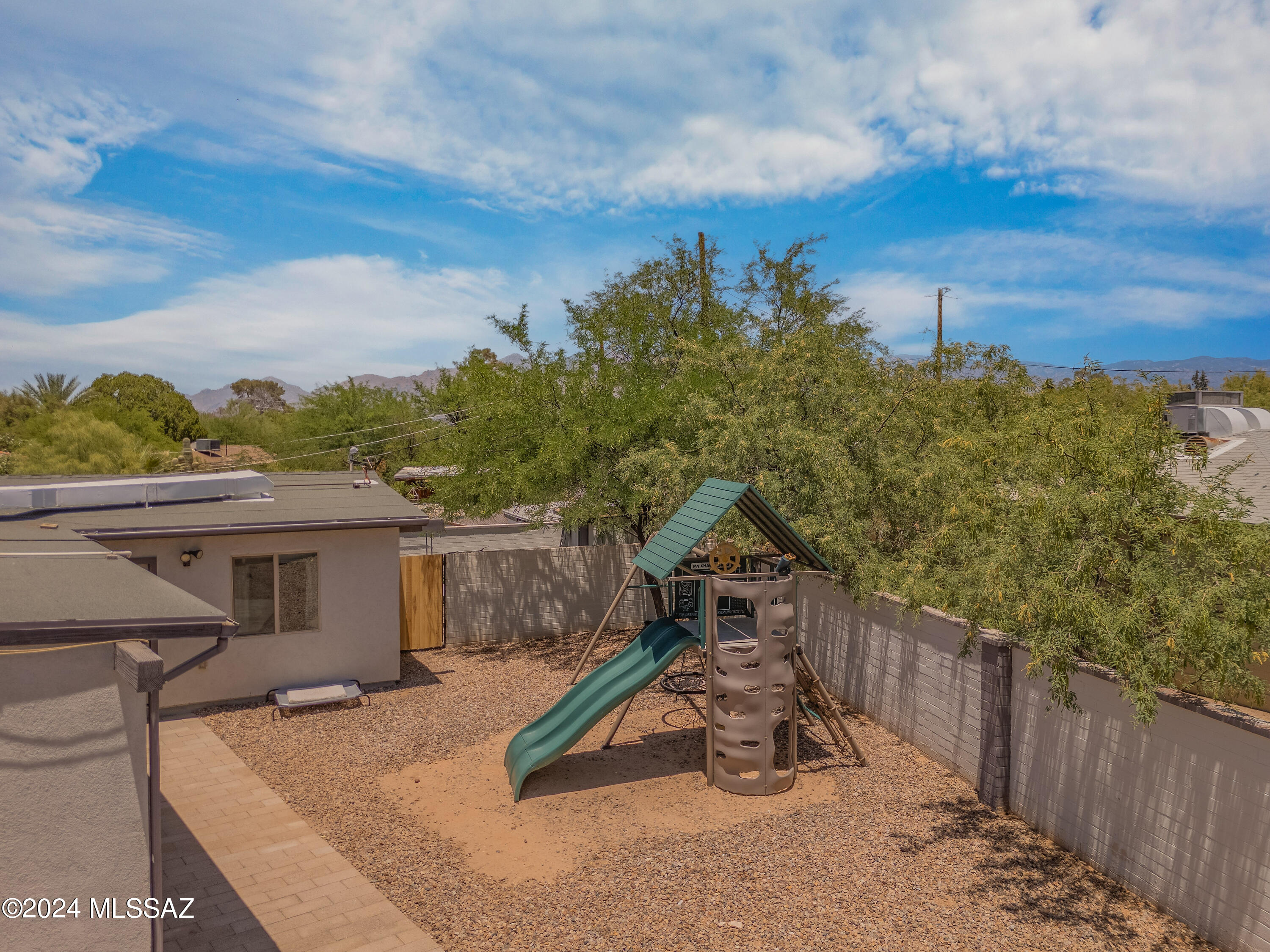 Photo 30 of 33 of 402 N Desert Stravenue house