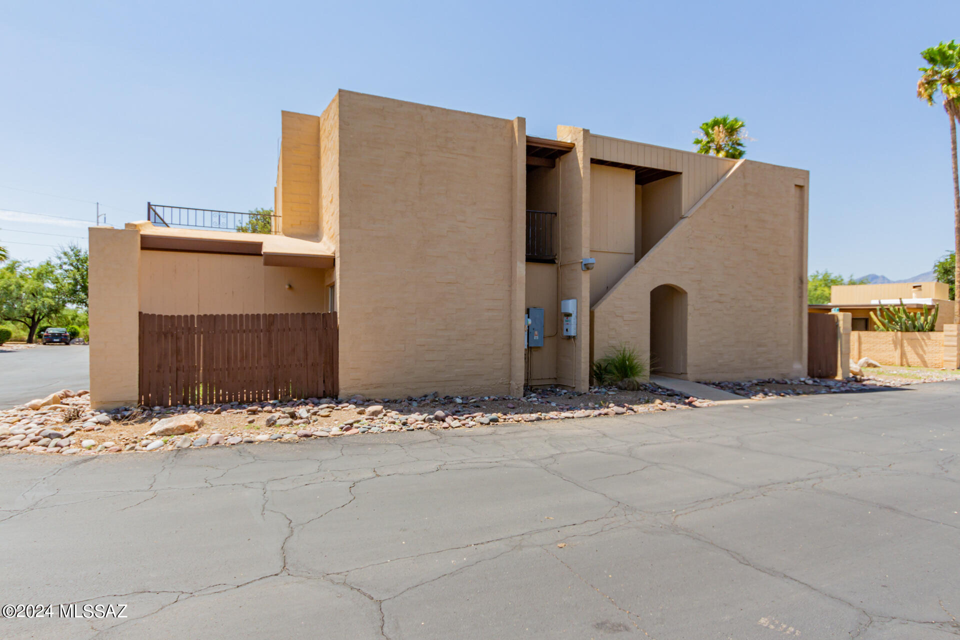 Photo 2 of 38 of 7071 E Corto Caravaca townhome