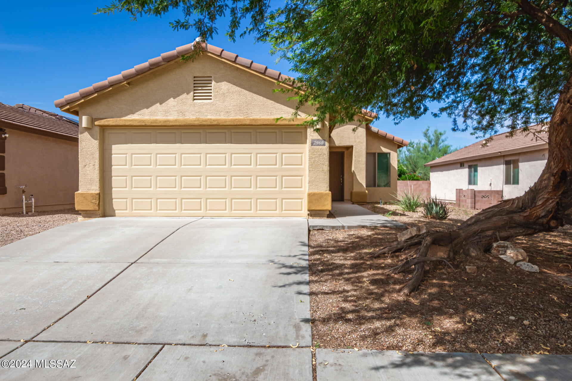 Photo 2 of 28 of 2960 S Pantano Edge Drive house