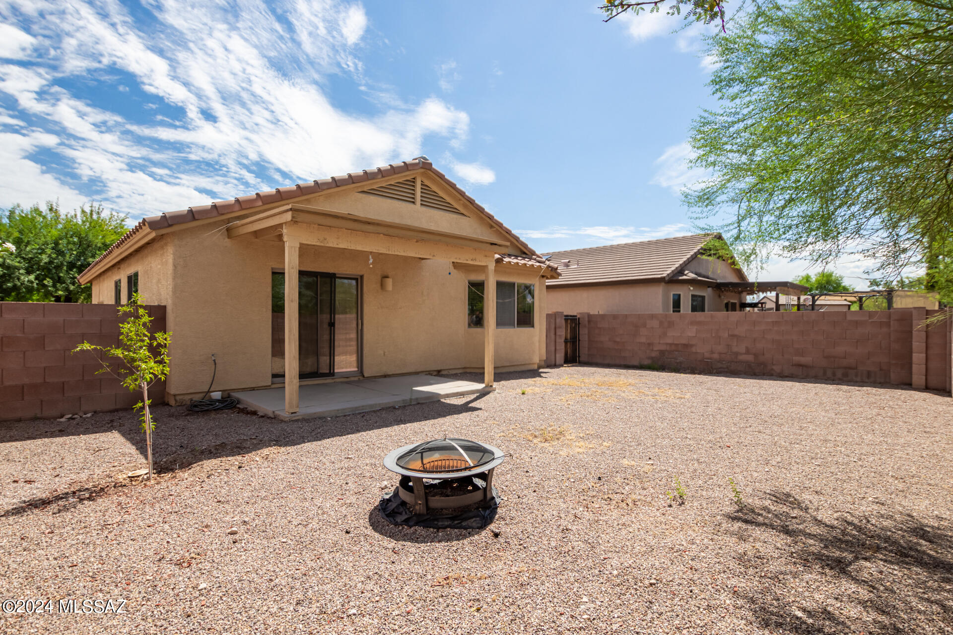 Photo 27 of 28 of 2960 S Pantano Edge Drive house