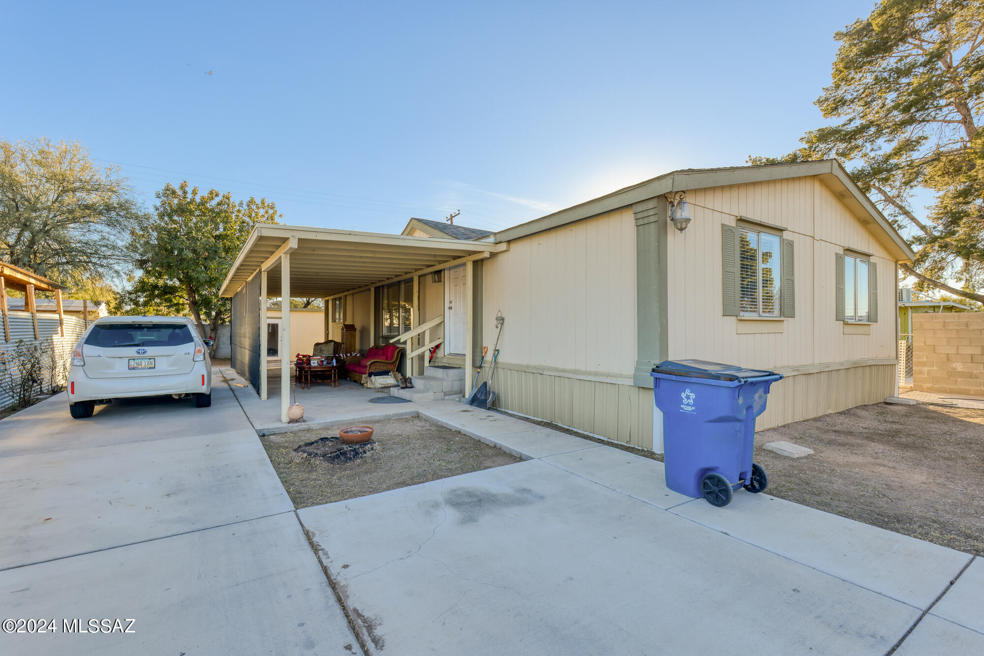 Photo 5 of 28 of 1317 W Allegheny Street mobile home