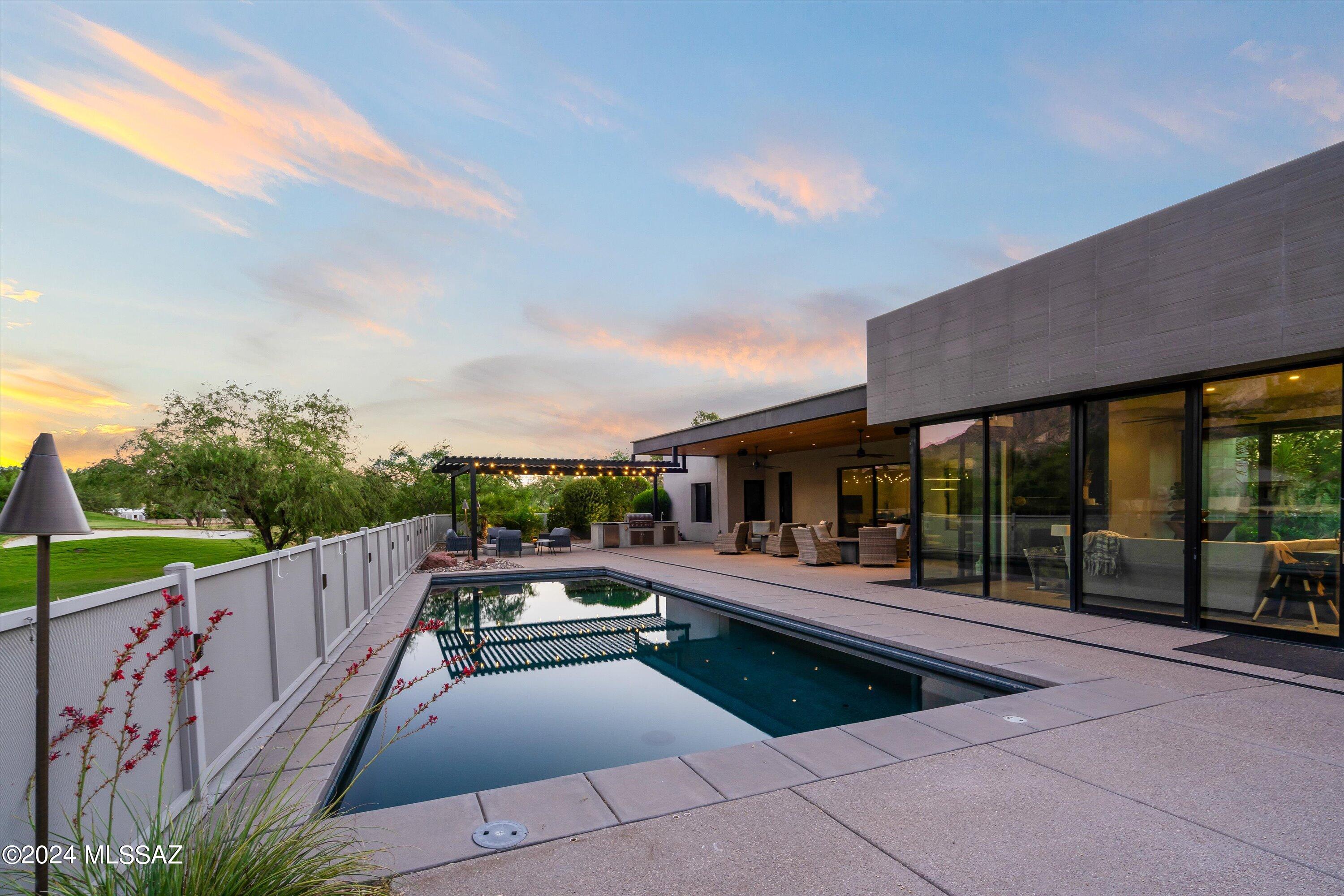 Photo 41 of 50 of 75 W Oro Valley Drive house