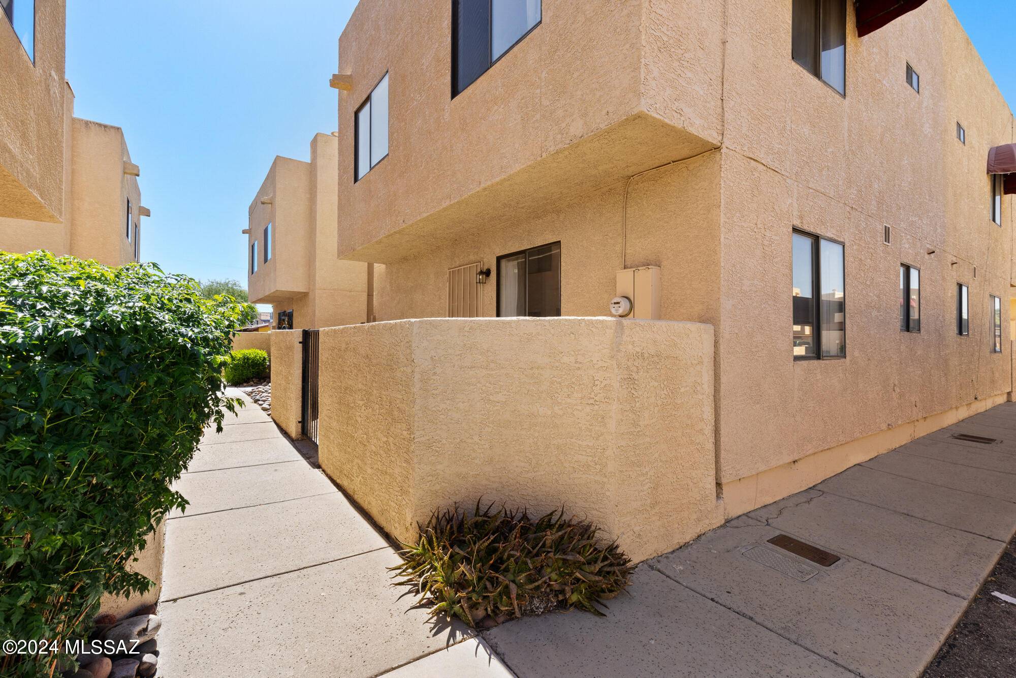 Photo 1 of 32 of 110 E Pastime Road townhome