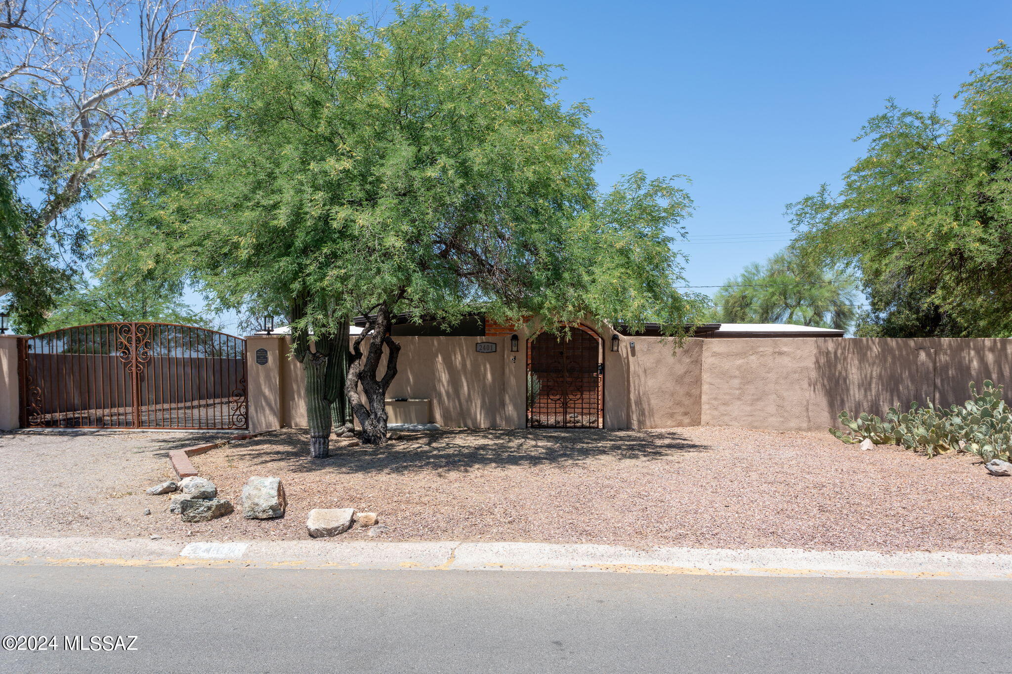 Photo 1 of 43 of 2401 N Indian Ridge Drive house