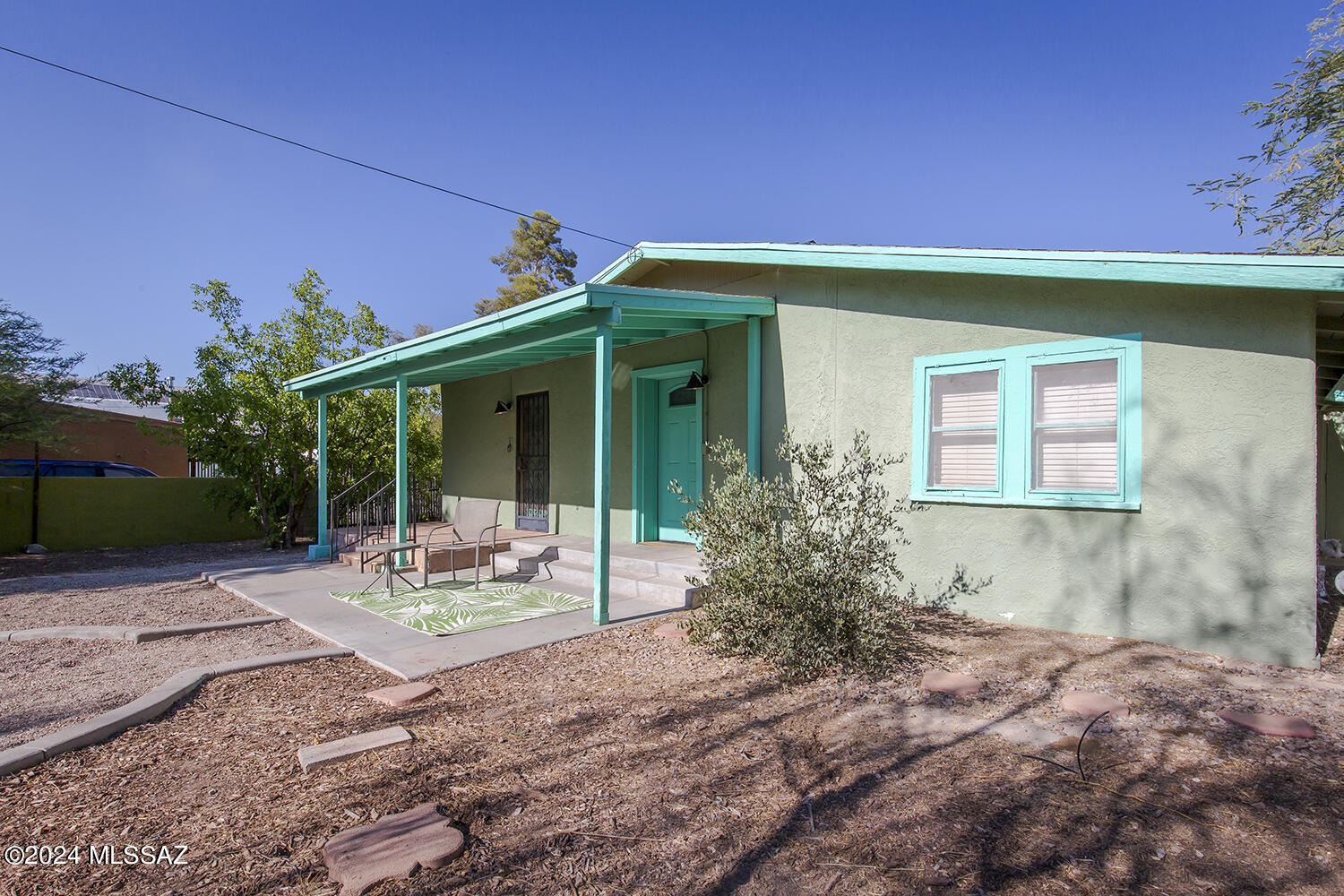 Photo 17 of 23 of 946 N 11th Avenue house