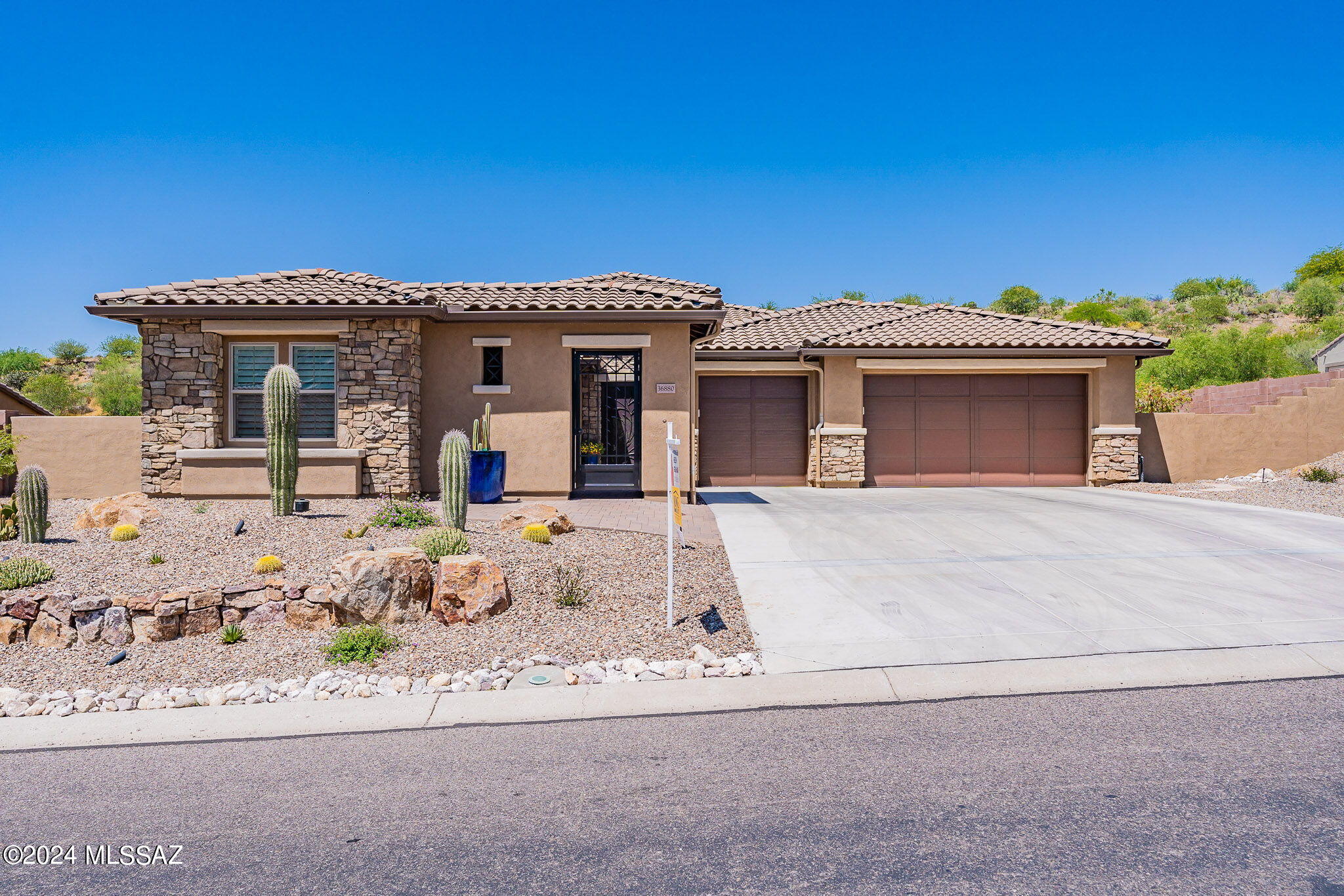 Photo 9 of 50 of 36880 S Ocotillo Canyon Drive house