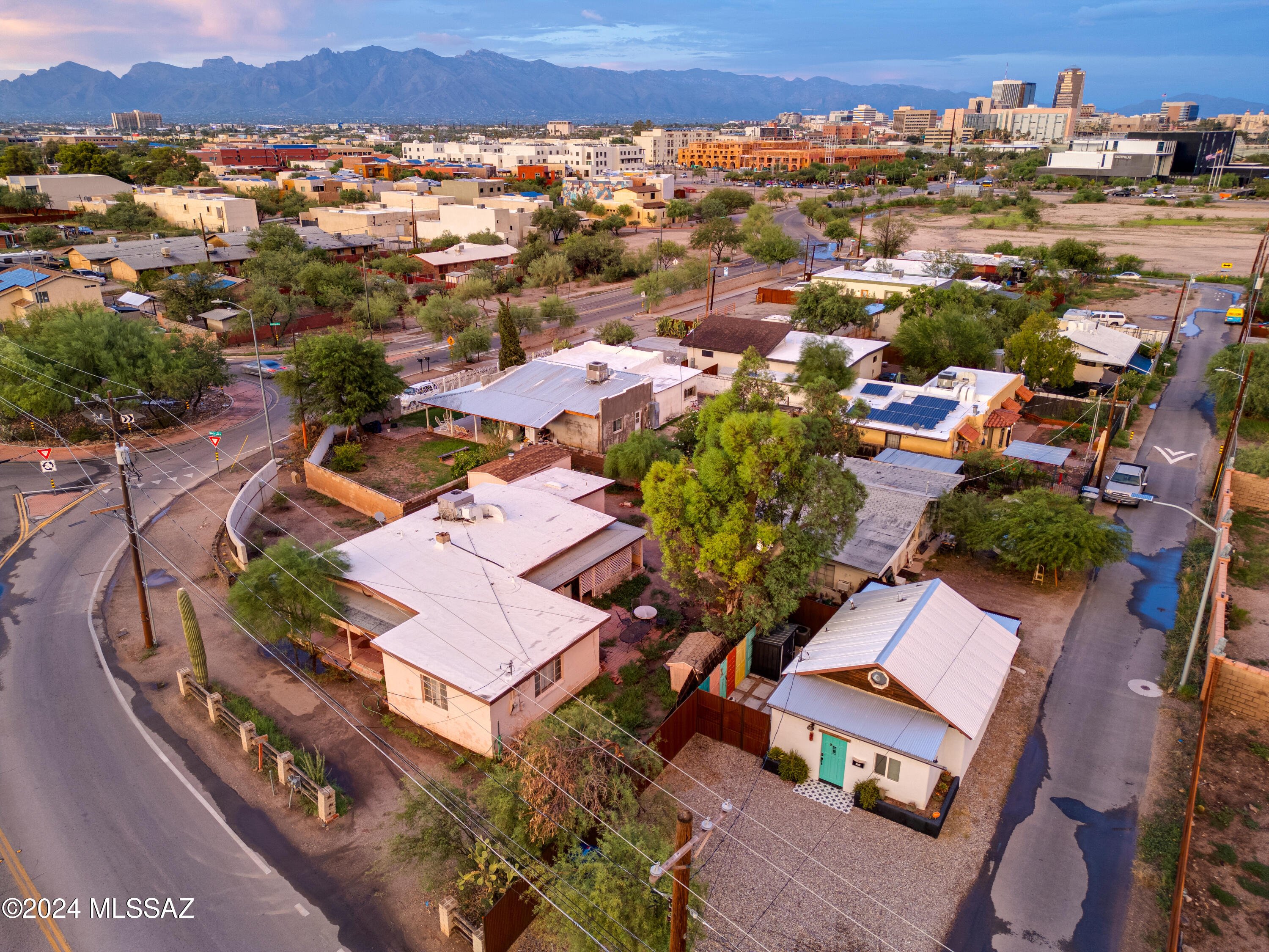 Photo 2 of 28 of 227 S Grande Avenue house