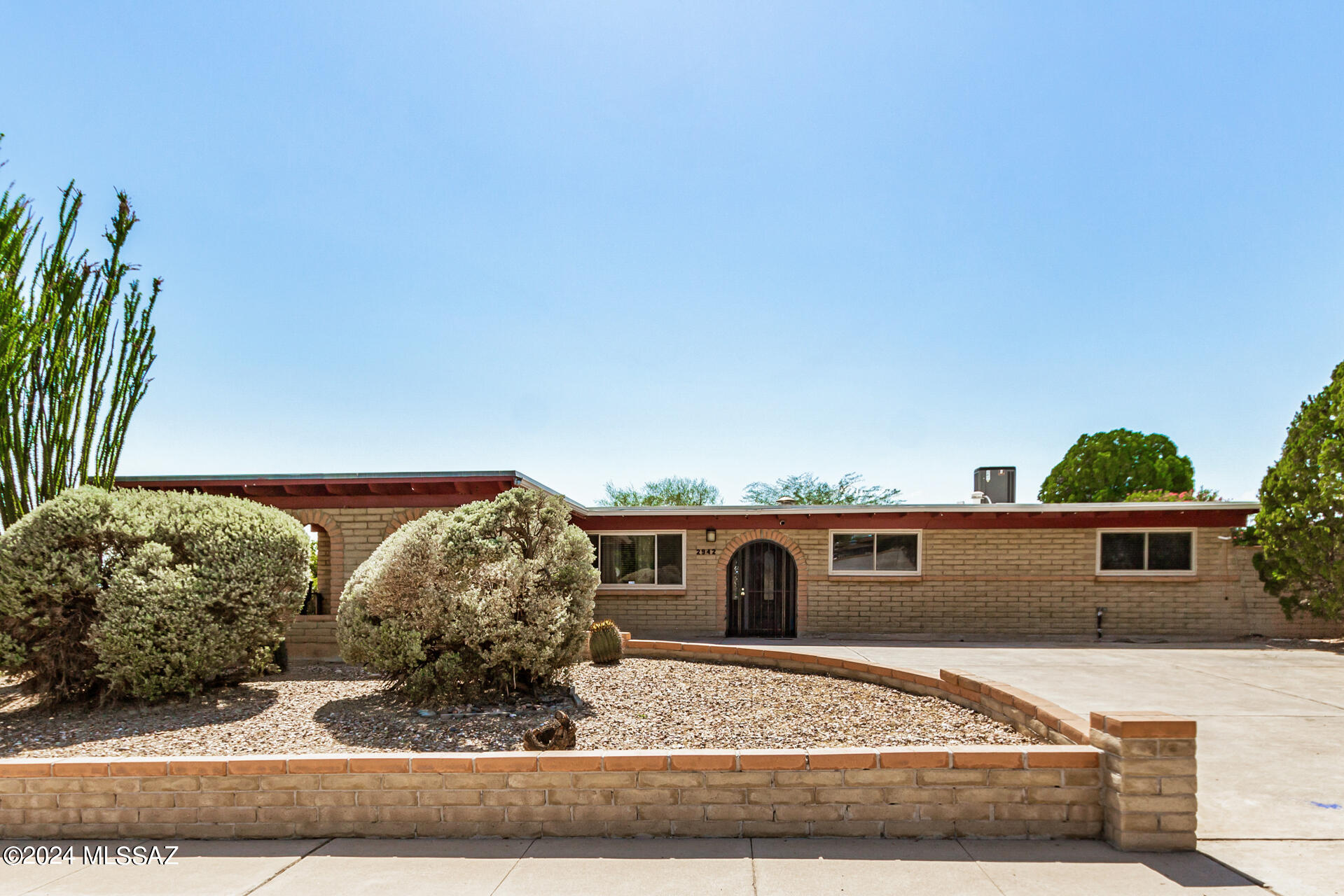 Photo 1 of 23 of 2942 S Hearthstone Drive house