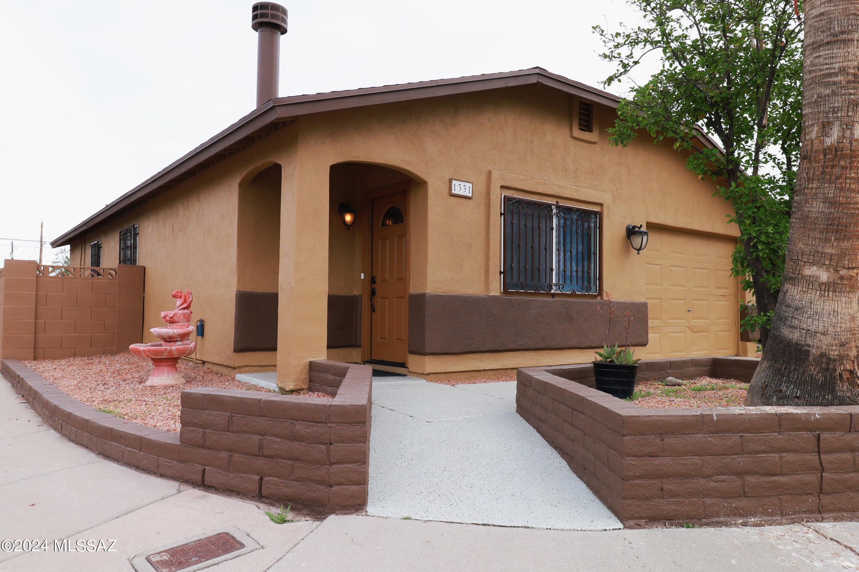 Photo 1 of 25 of 1331 E Pewitt Drive house