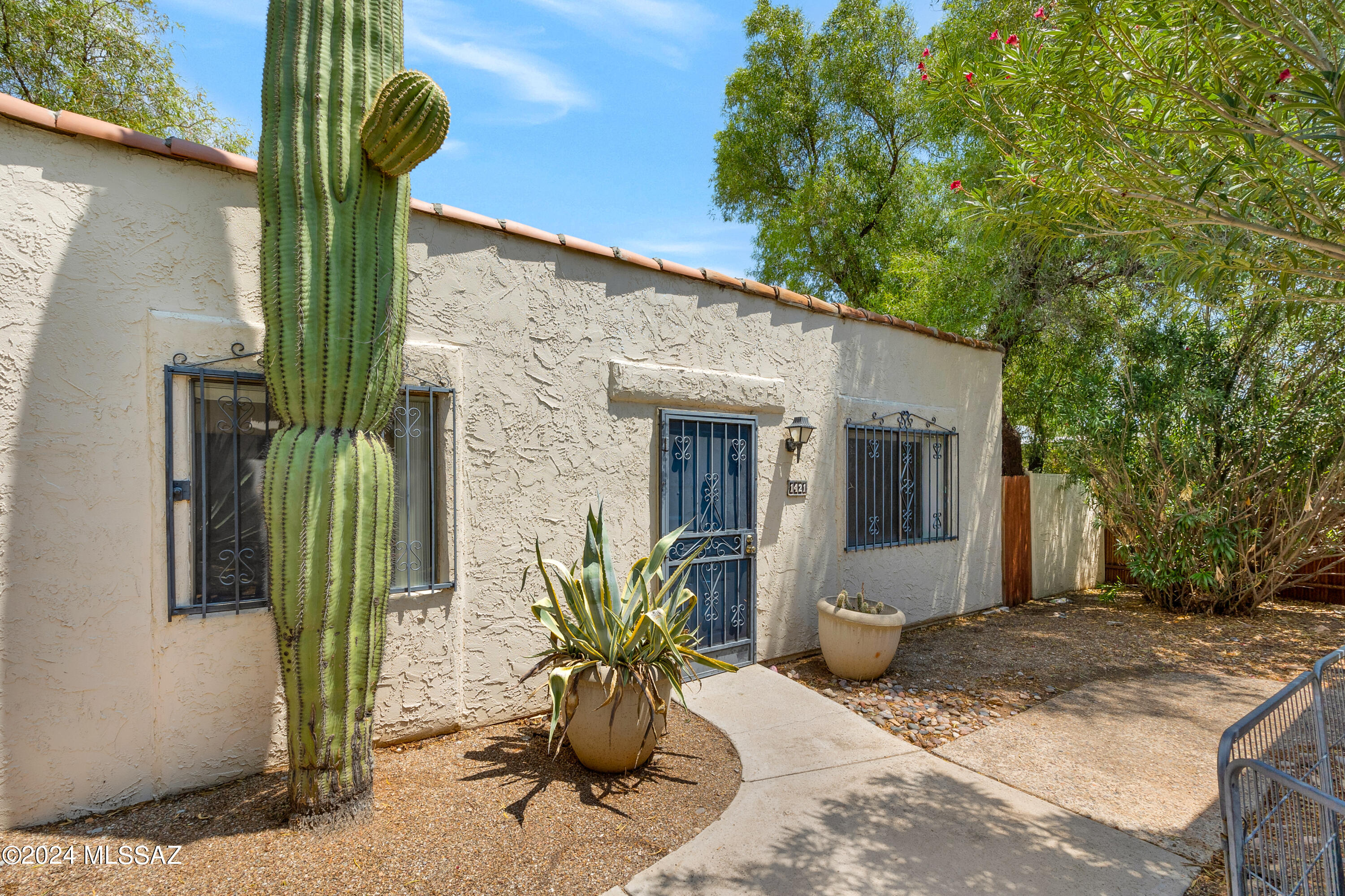 Photo 1 of 20 of 1421 E Fort Lowell Road condo