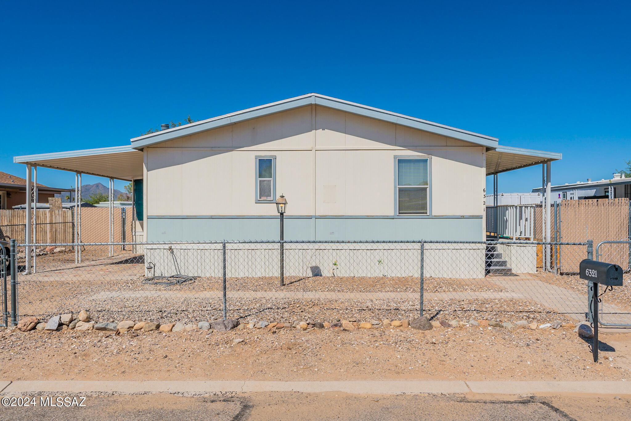 Photo 3 of 33 of 6321 N Quince Way mobile home