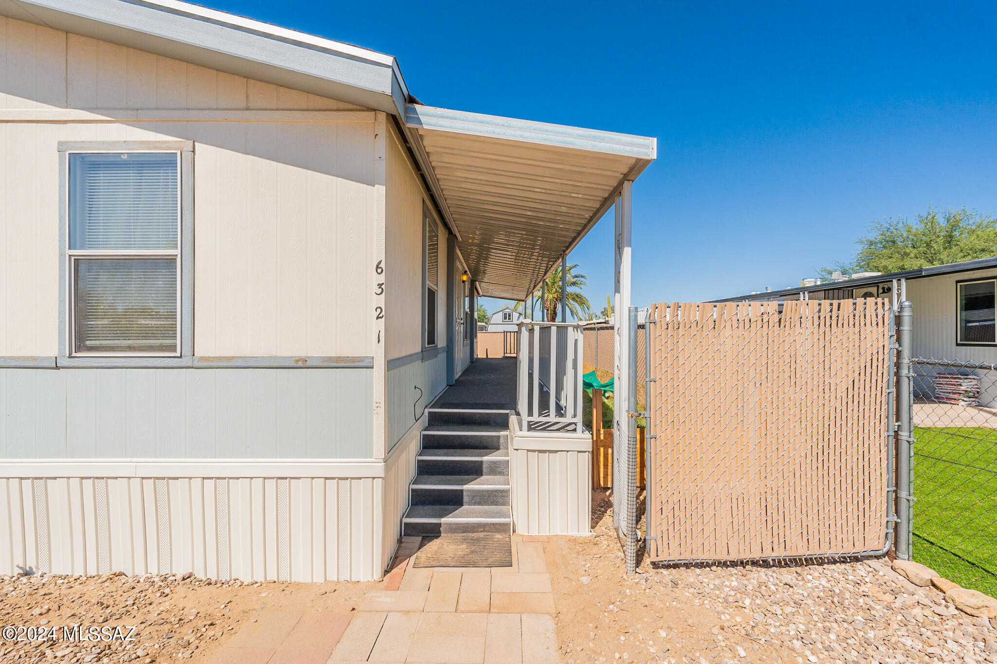 Photo 5 of 33 of 6321 N Quince Way mobile home