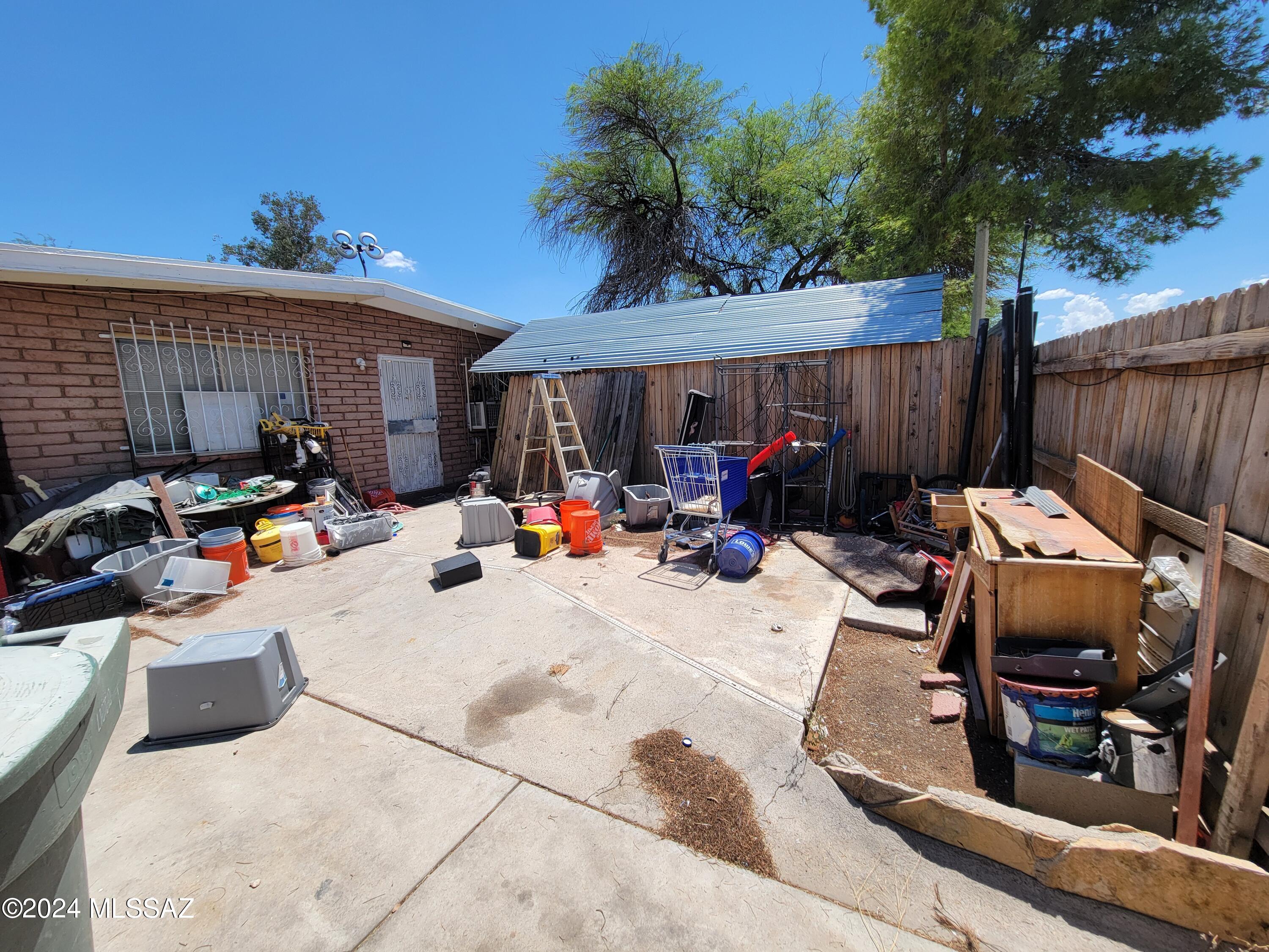 Photo 1 of 1 of 1917 S Montezuma Avenue house