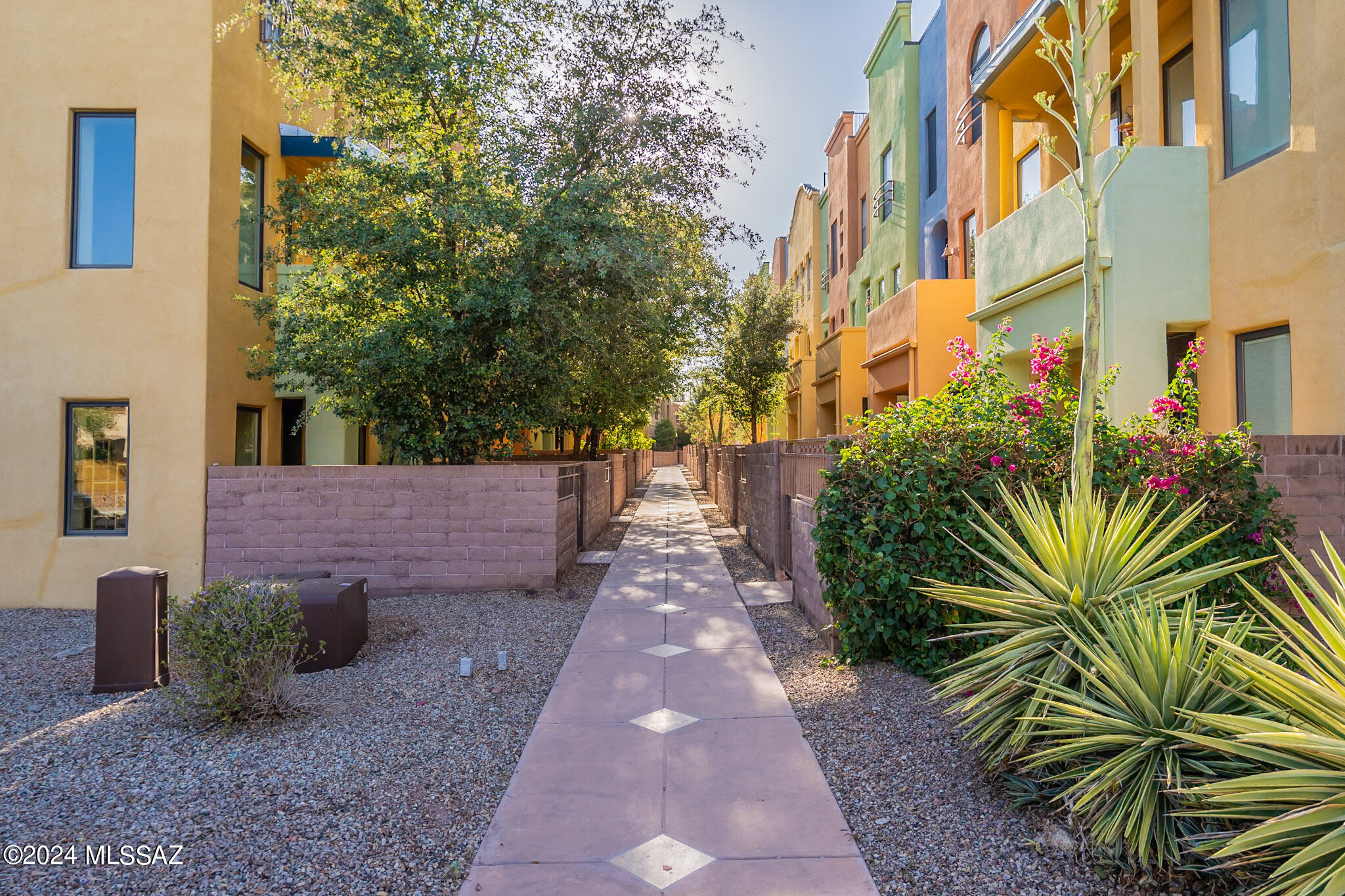 Photo 6 of 50 of 2414 E Blue Diamond Drive townhome