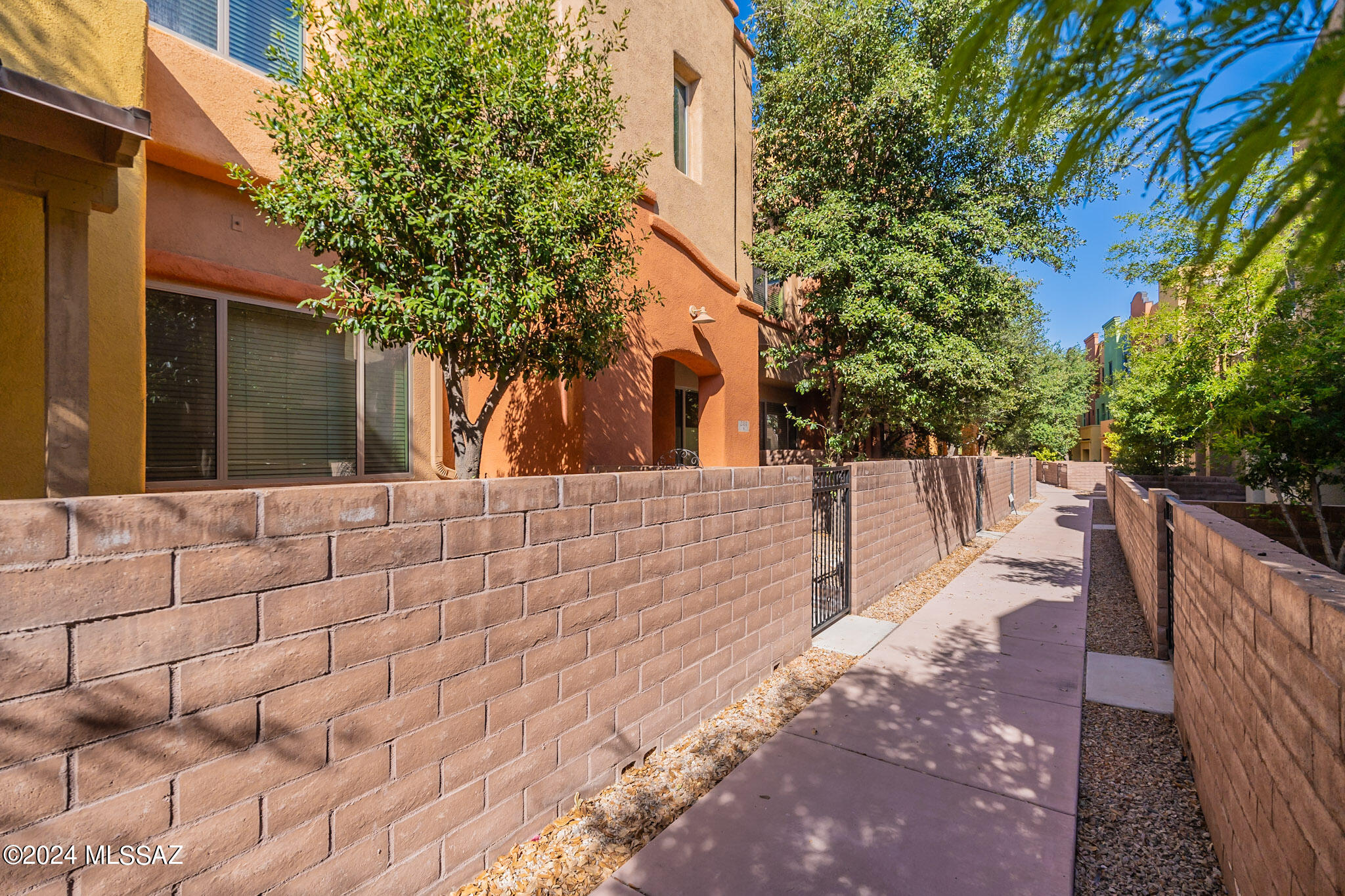 Photo 7 of 50 of 2414 E Blue Diamond Drive townhome