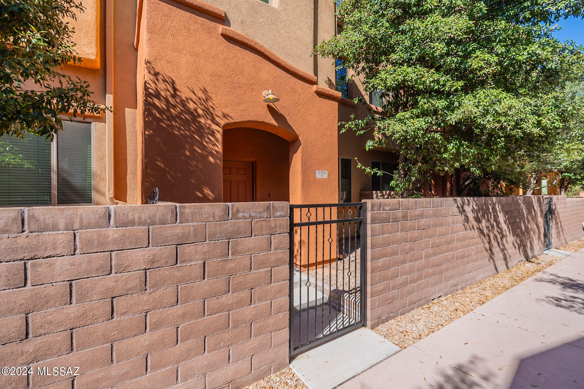 Photo 8 of 50 of 2414 E Blue Diamond Drive townhome