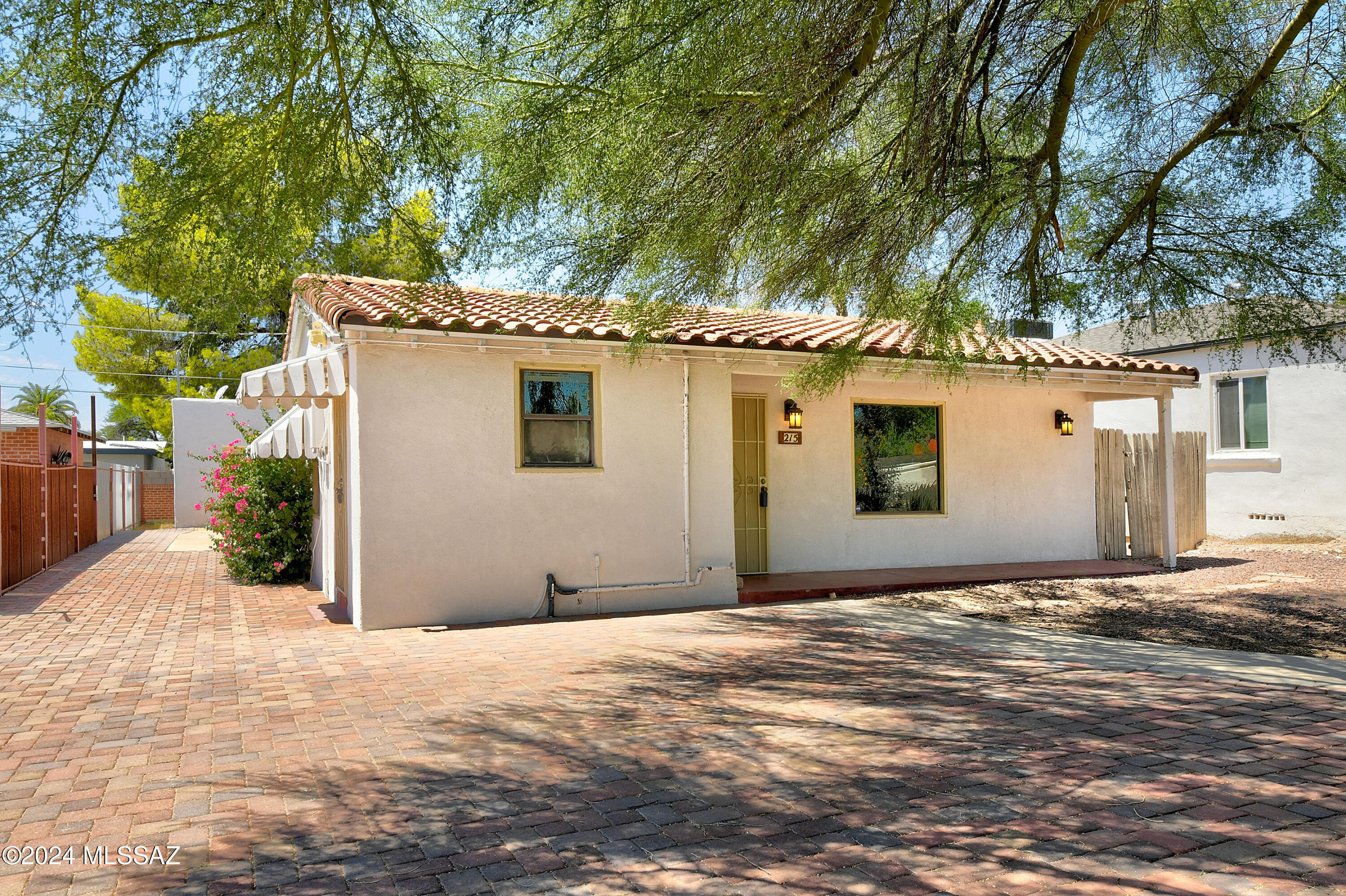 Photo 40 of 41 of 215 N Tucson Boulevard house