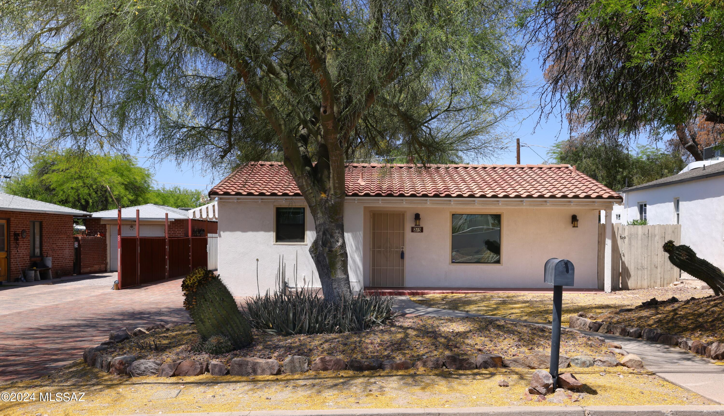 Photo 41 of 41 of 215 N Tucson Boulevard house