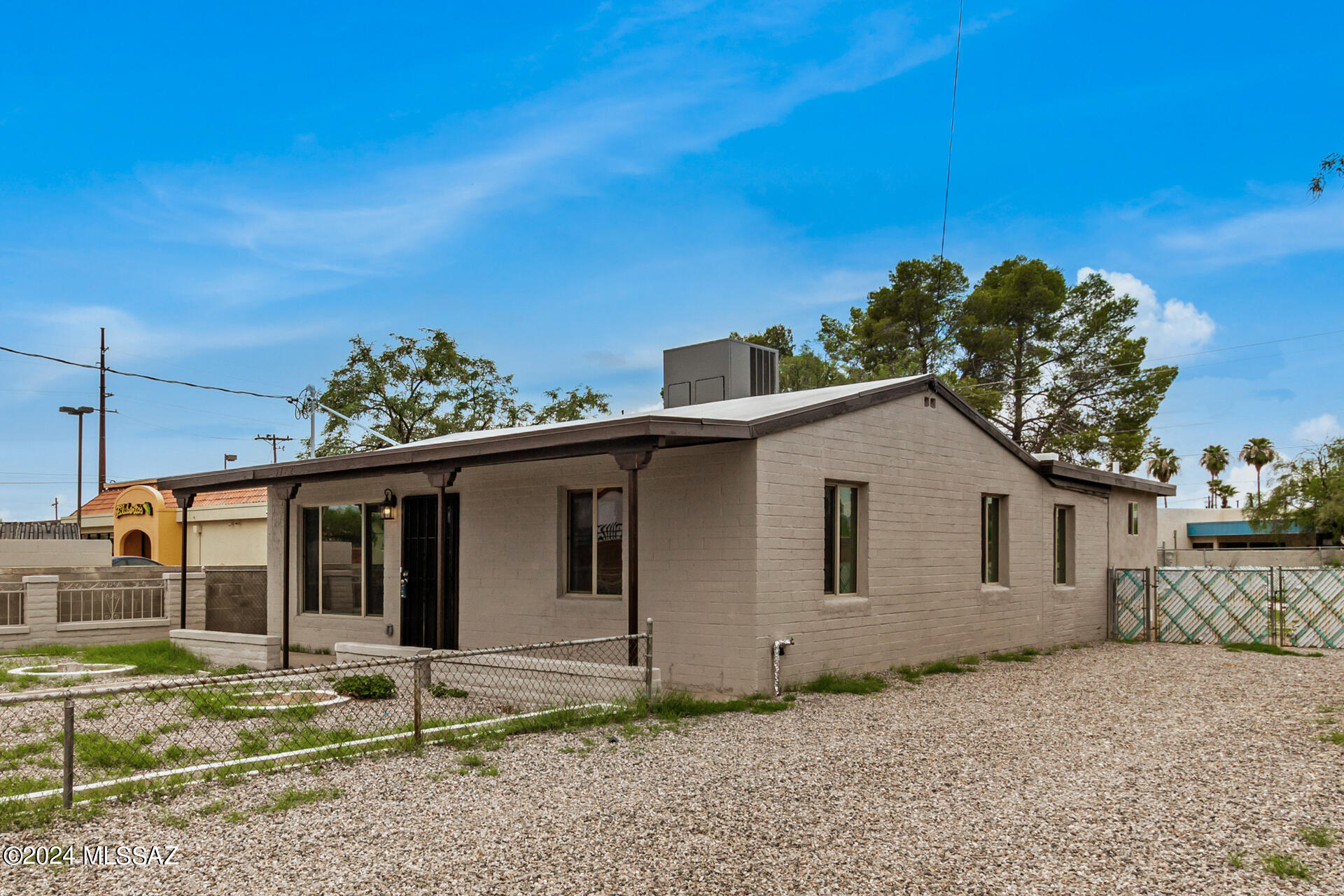 Photo 5 of 35 of 3732 S 14th Avenue house