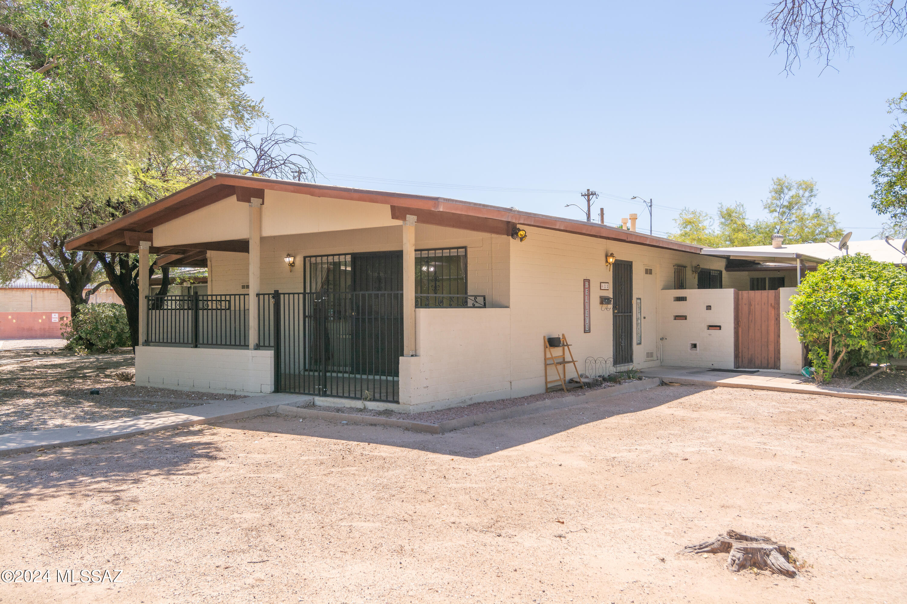 Photo 1 of 16 of 1002 S Kolb Road 11 condo