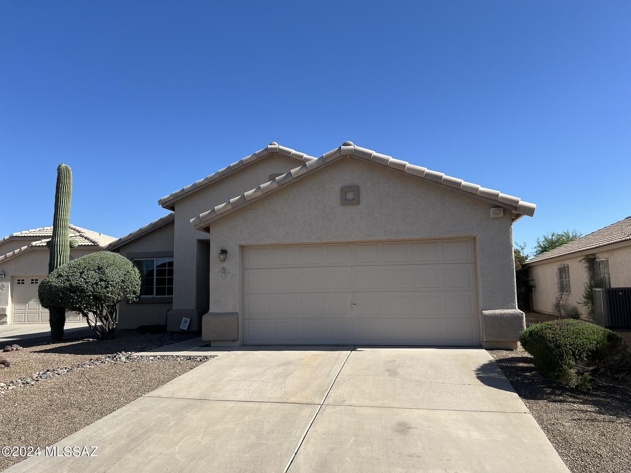 Photo 42 of 44 of 1989 W Cholla Vista Drive house