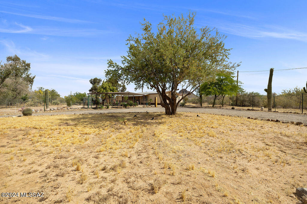 Photo 6 of 39 of 11200 W Ina Road mobile home