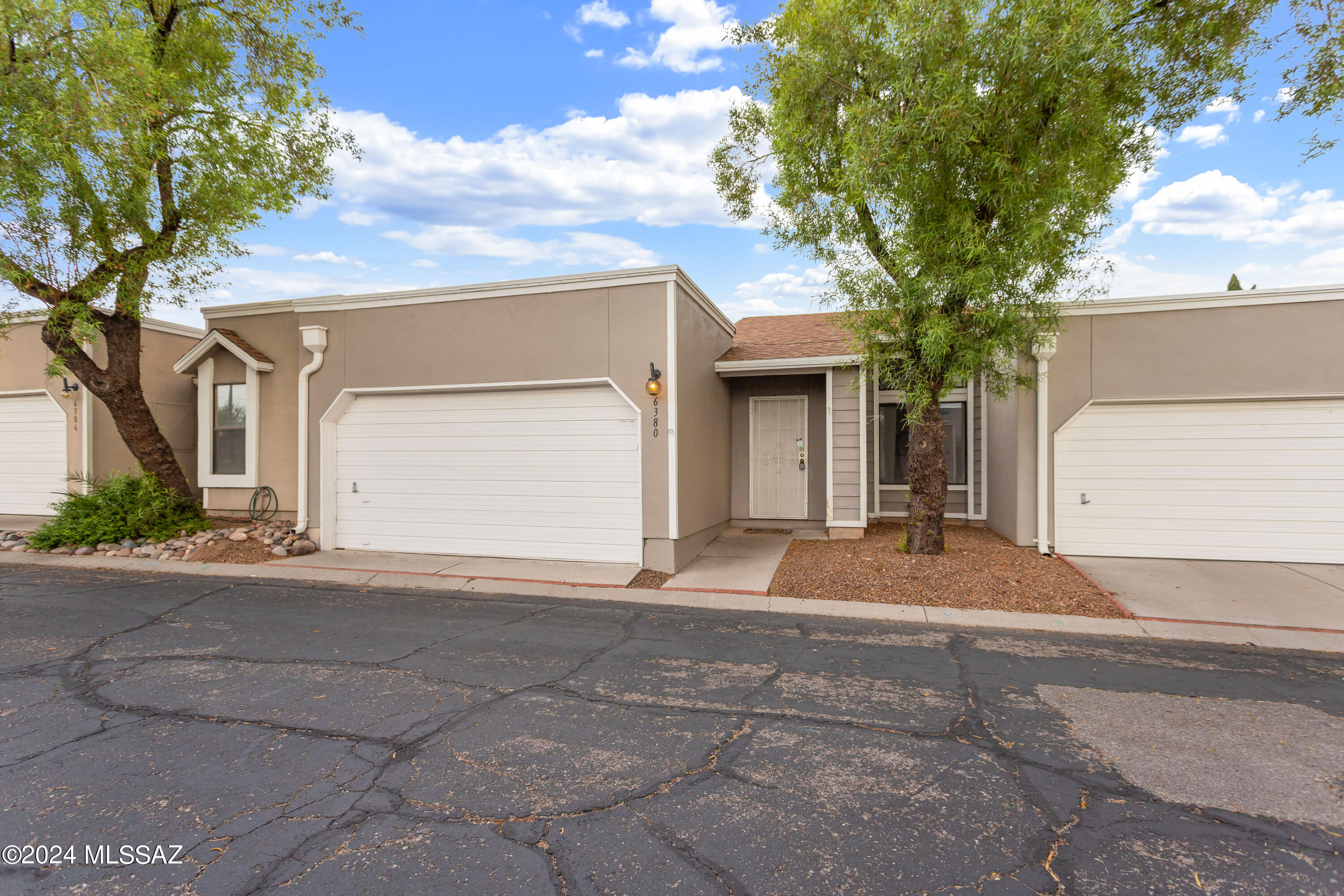 Photo 1 of 13 of 6380 N Willowhaven Drive townhome