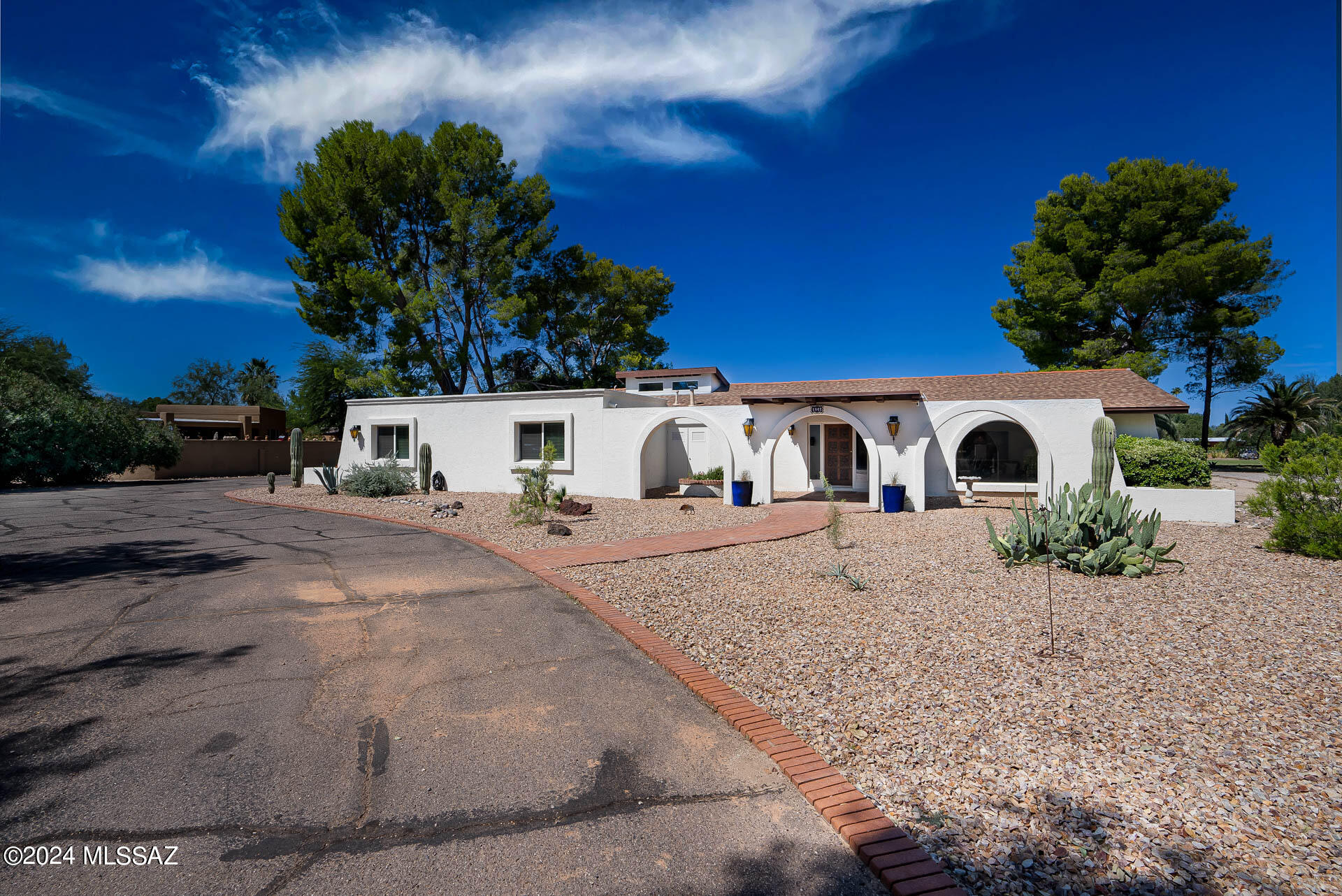 Photo 3 of 38 of 1947 N Soldier Trail house