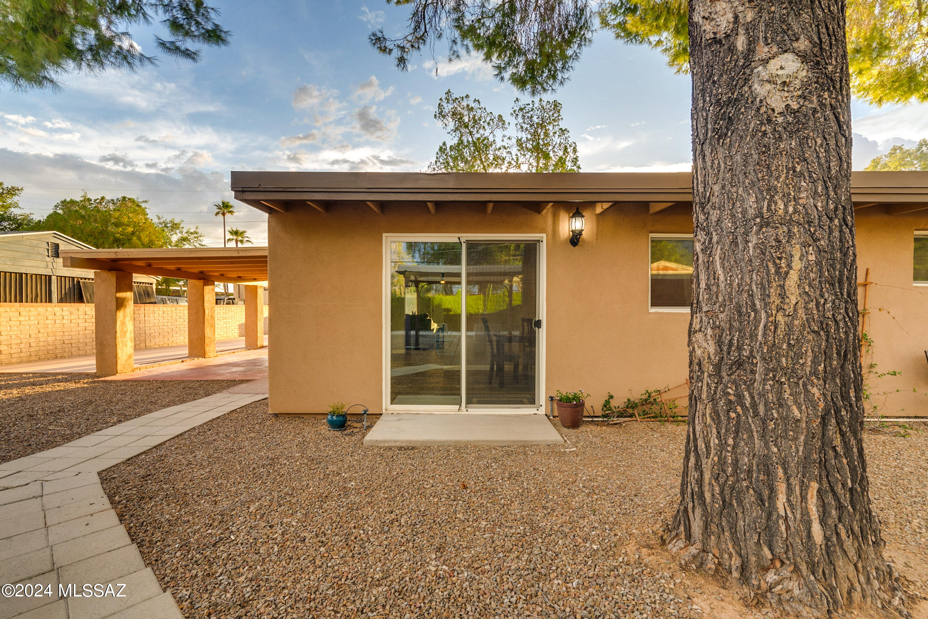 Photo 31 of 46 of 2842 N Tucson Boulevard house