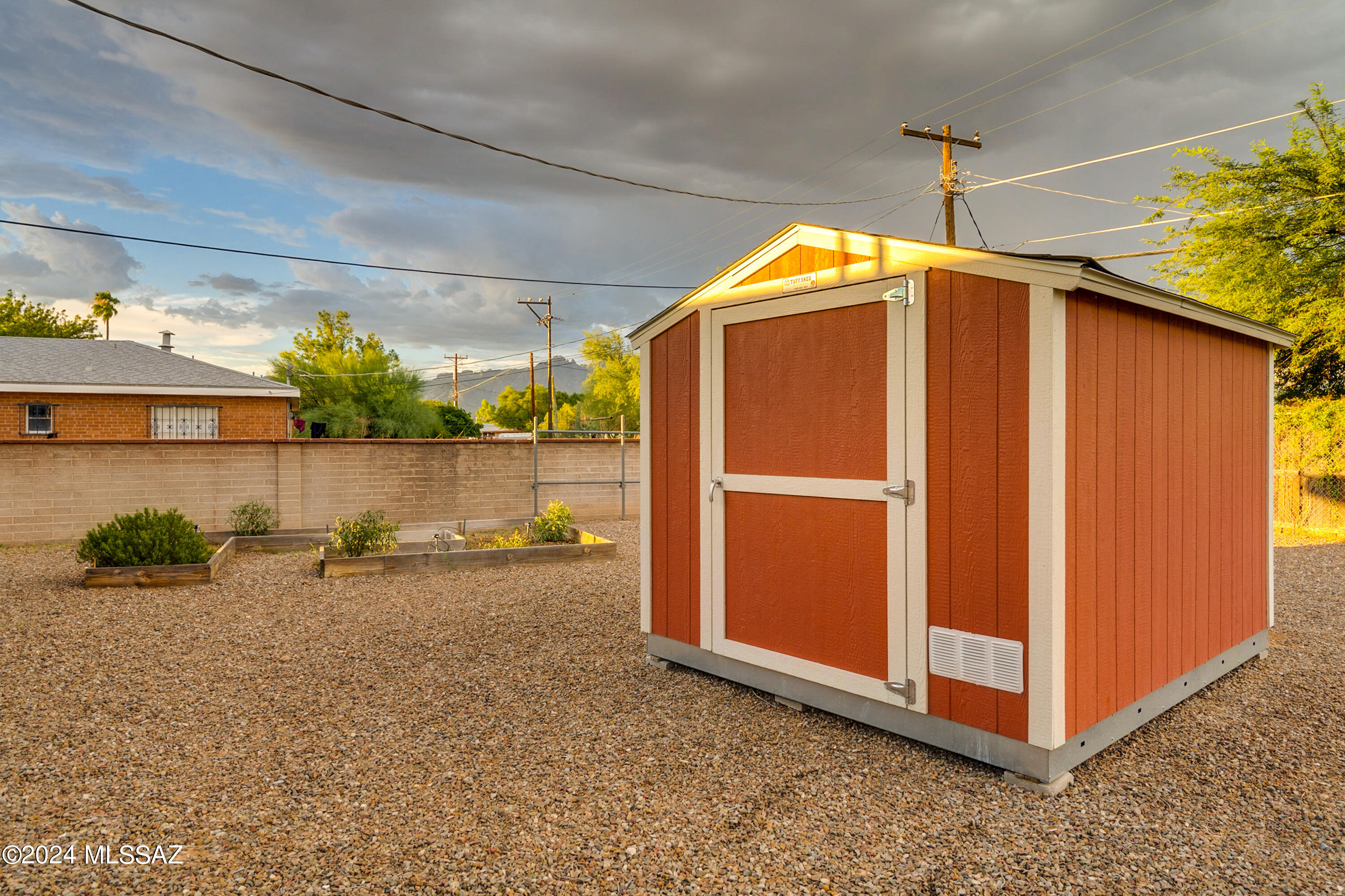 Photo 34 of 46 of 2842 N Tucson Boulevard house