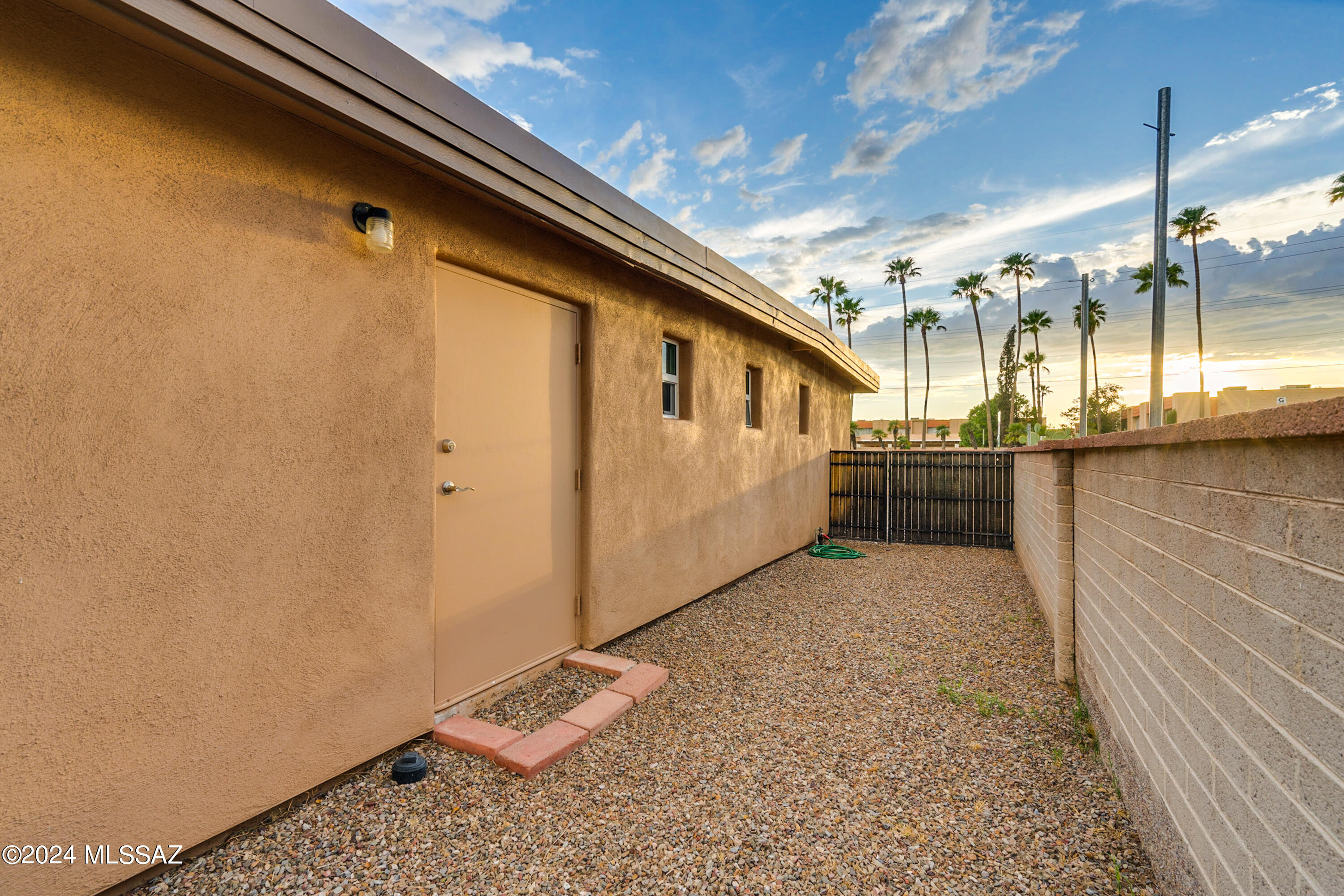 Photo 36 of 46 of 2842 N Tucson Boulevard house